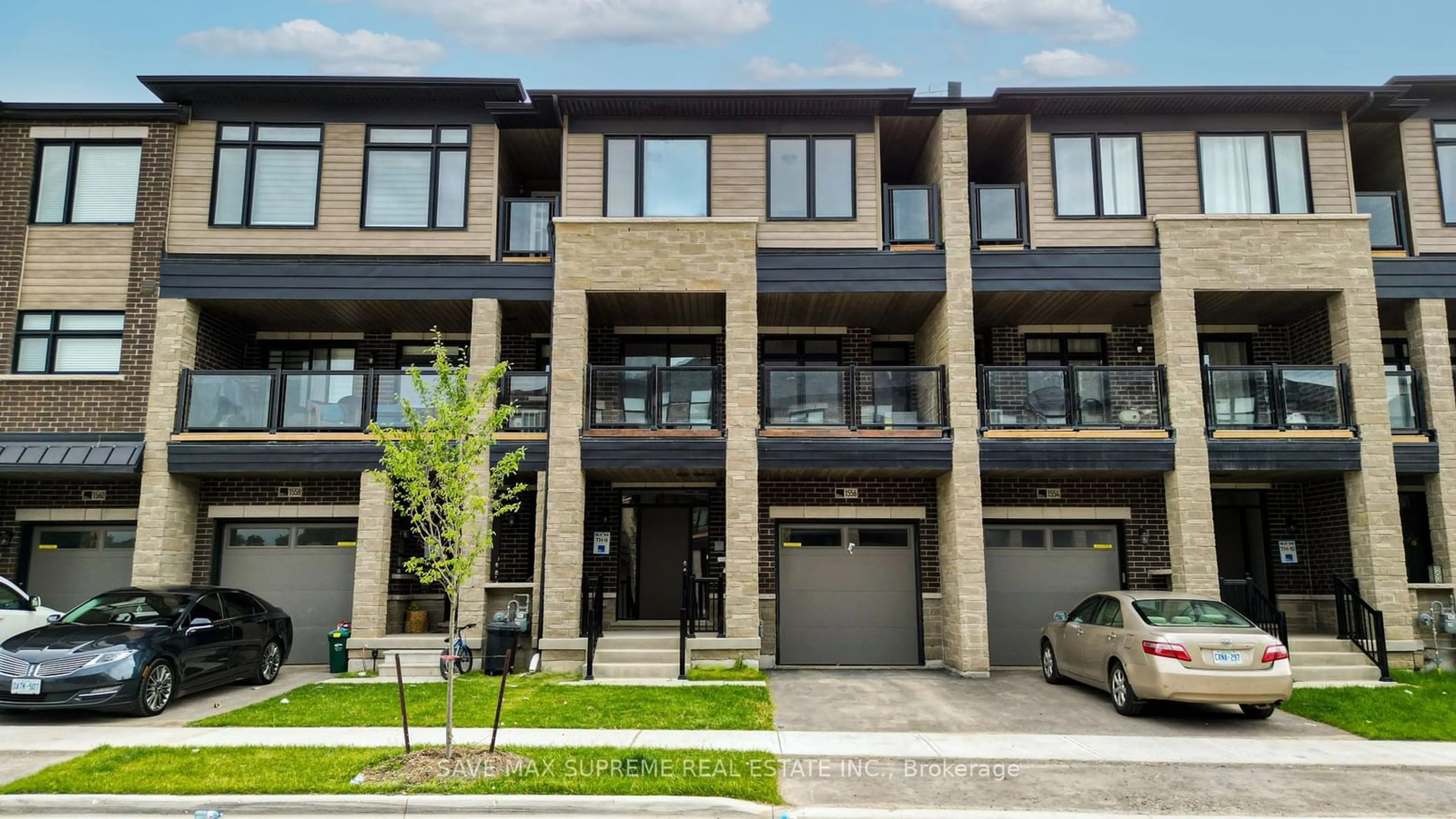 A pic from exterior of the house or condo for 1556 Hilson Hts, Milton Ontario L9T 7E7