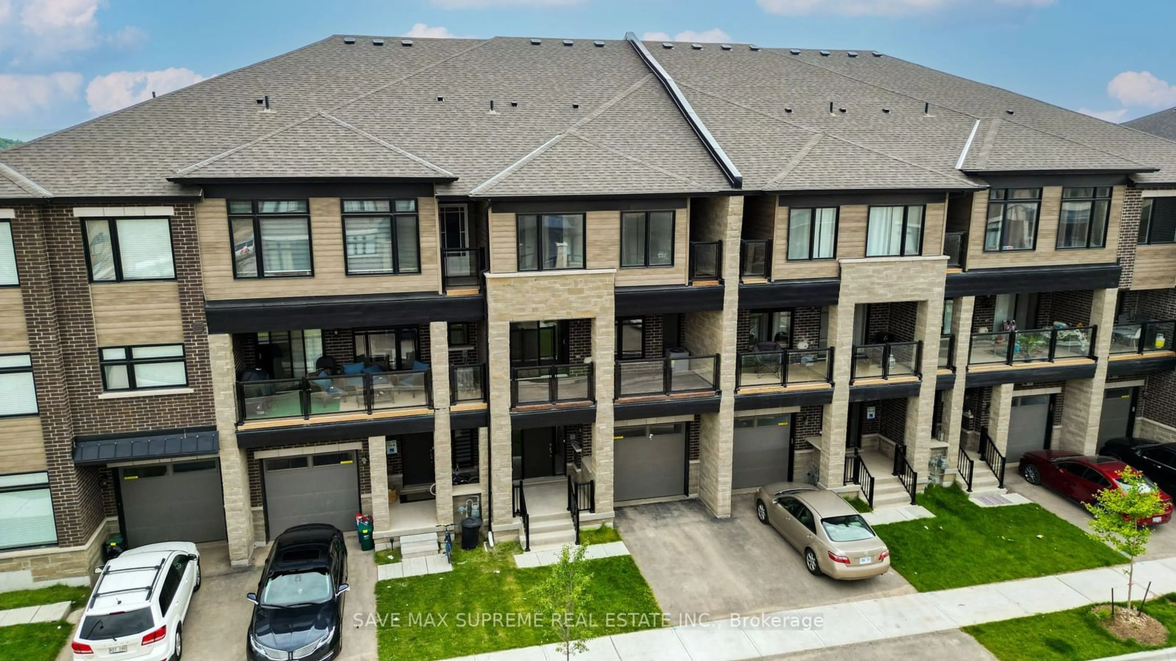 A pic from exterior of the house or condo for 1556 Hilson Hts, Milton Ontario L9T 7E7