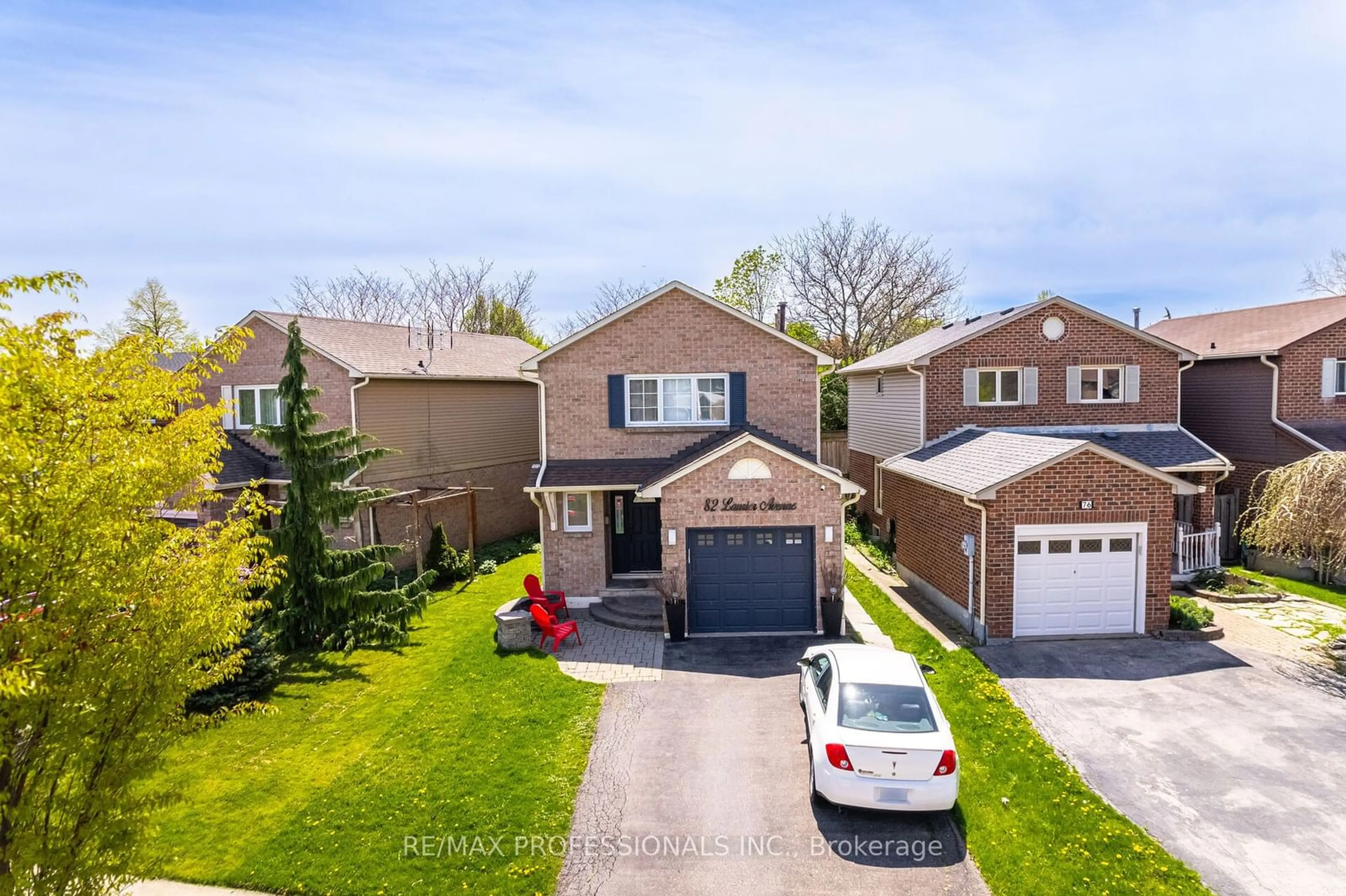 Frontside or backside of a home for 82 Laurier Ave, Milton Ontario L9T 4V4