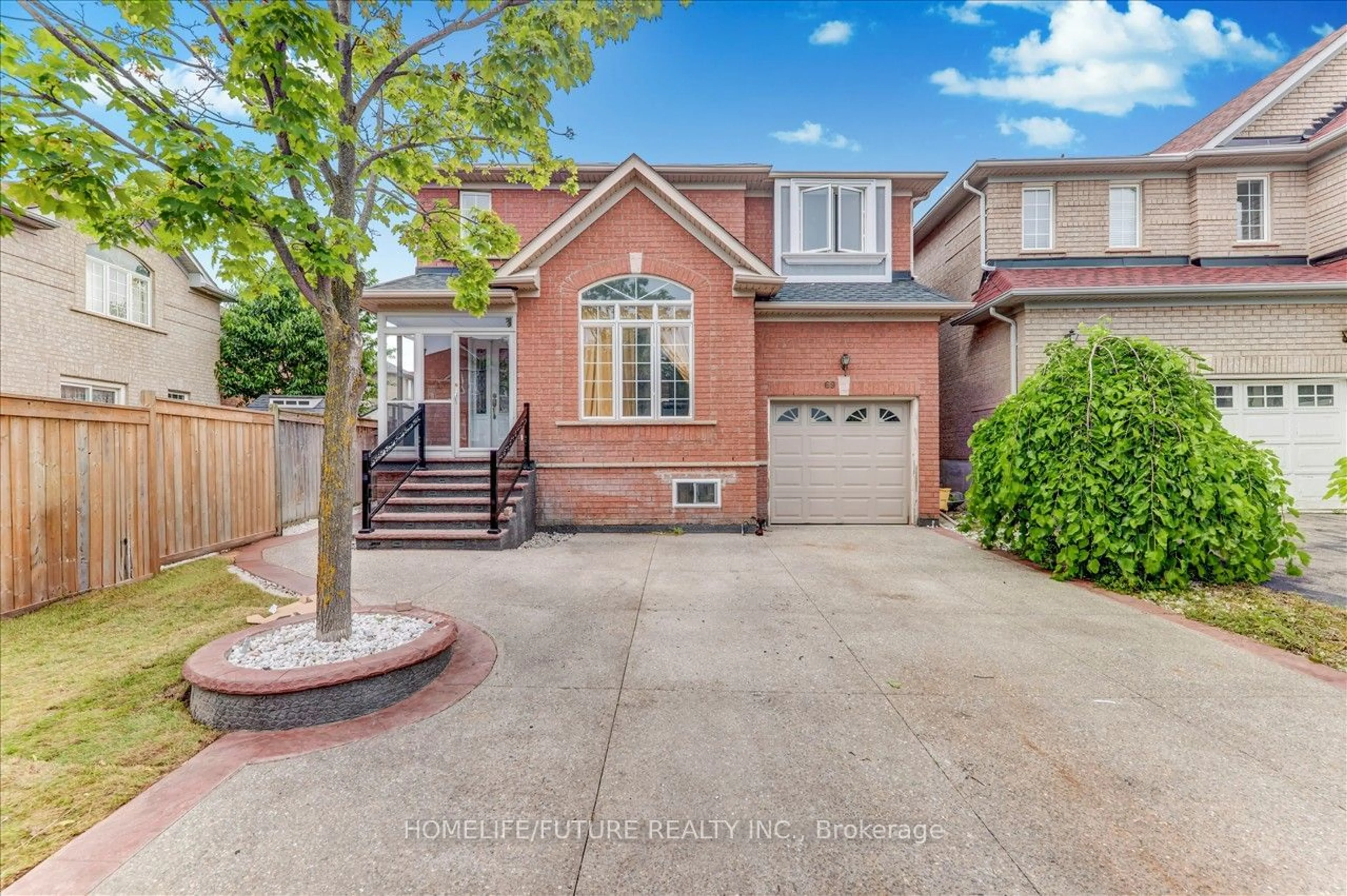 Frontside or backside of a home for 69 Heatherdale Dr, Brampton Ontario L7A 2H4