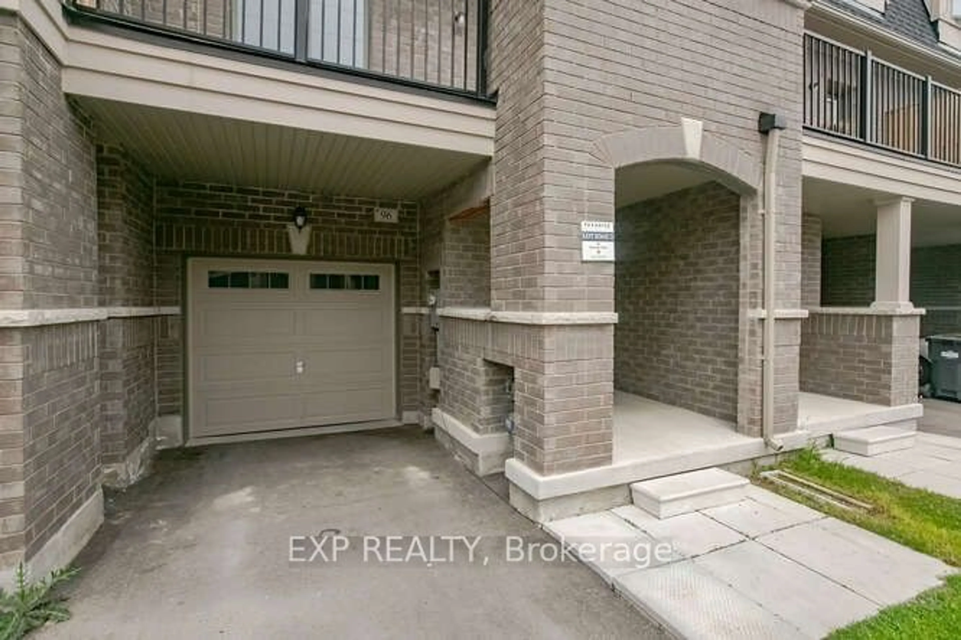 Indoor entryway for 96 Fruitvale Circ, Brampton Ontario L7A 5B9