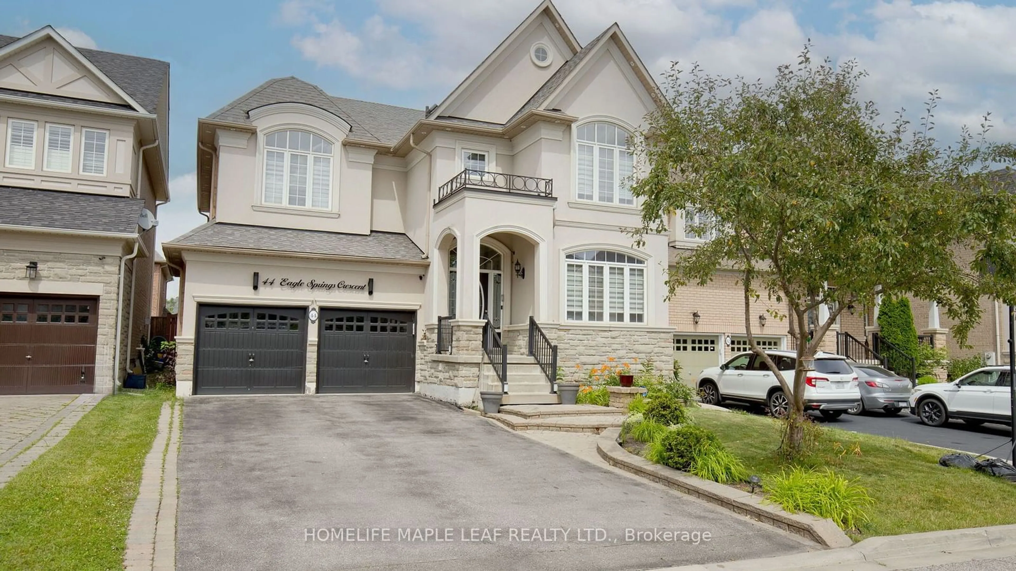 Frontside or backside of a home for 44 Eaglesprings Cres, Brampton Ontario L6P 2W2