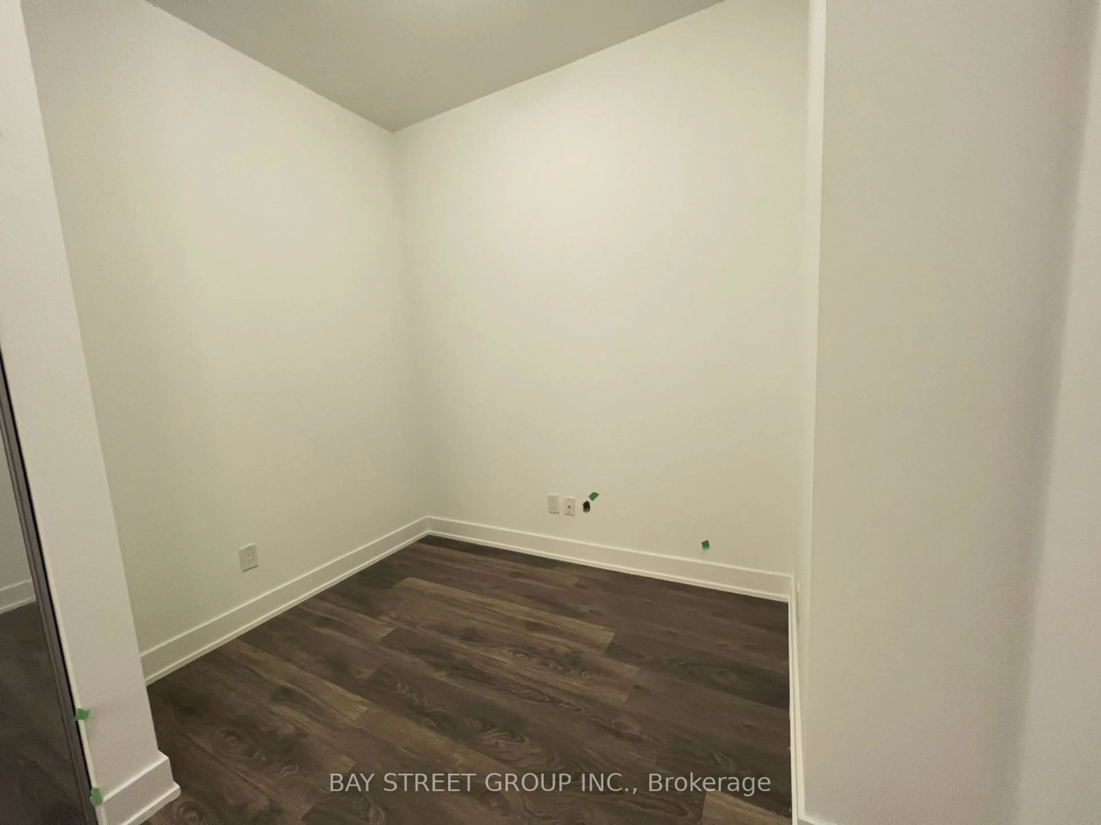 A pic of a room for 2485 Taunton Rd #827, Oakville Ontario L6H 3R8