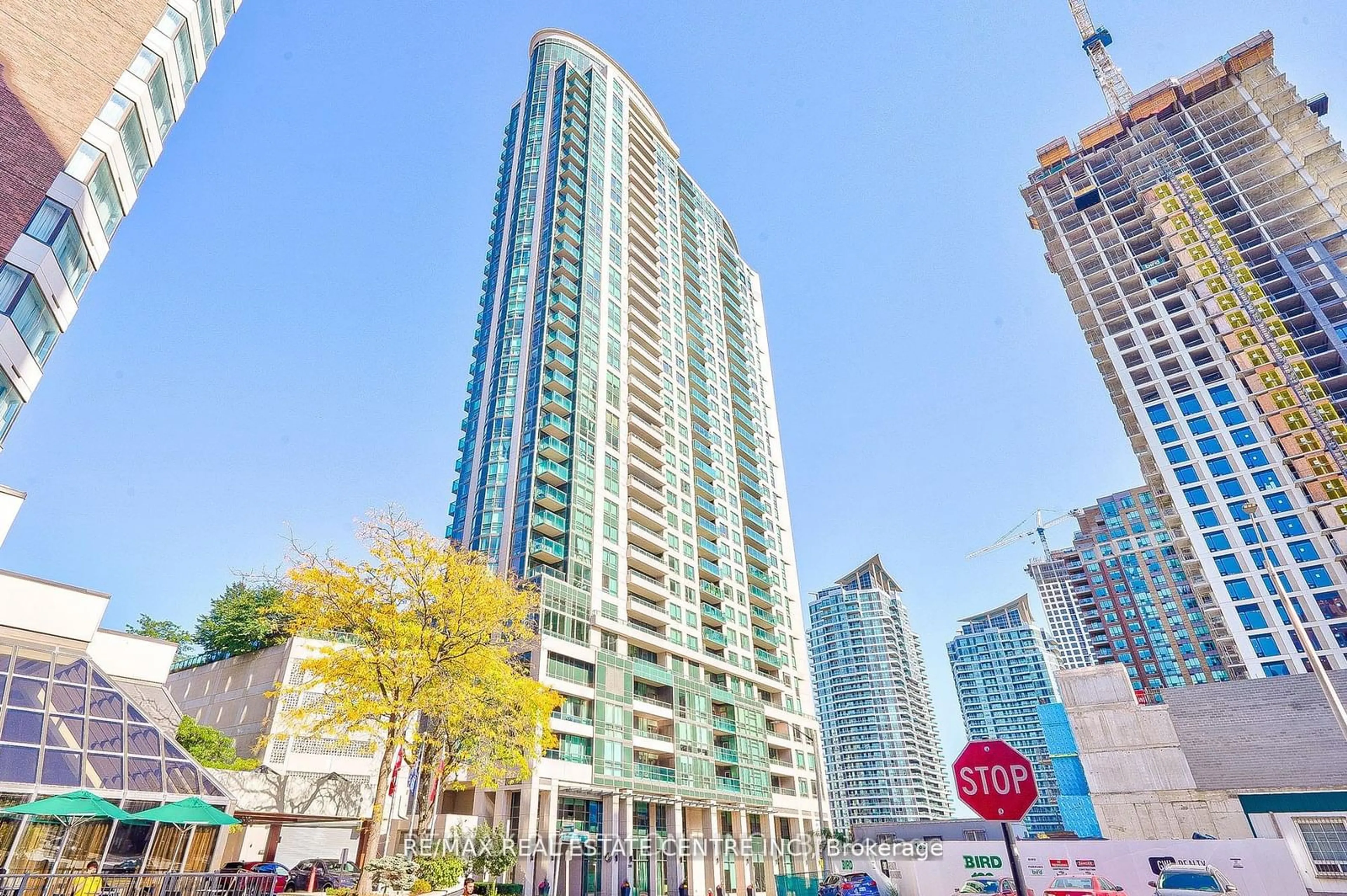 A pic from exterior of the house or condo for 208 Enfield Pl #1207, Mississauga Ontario L5B 0G8