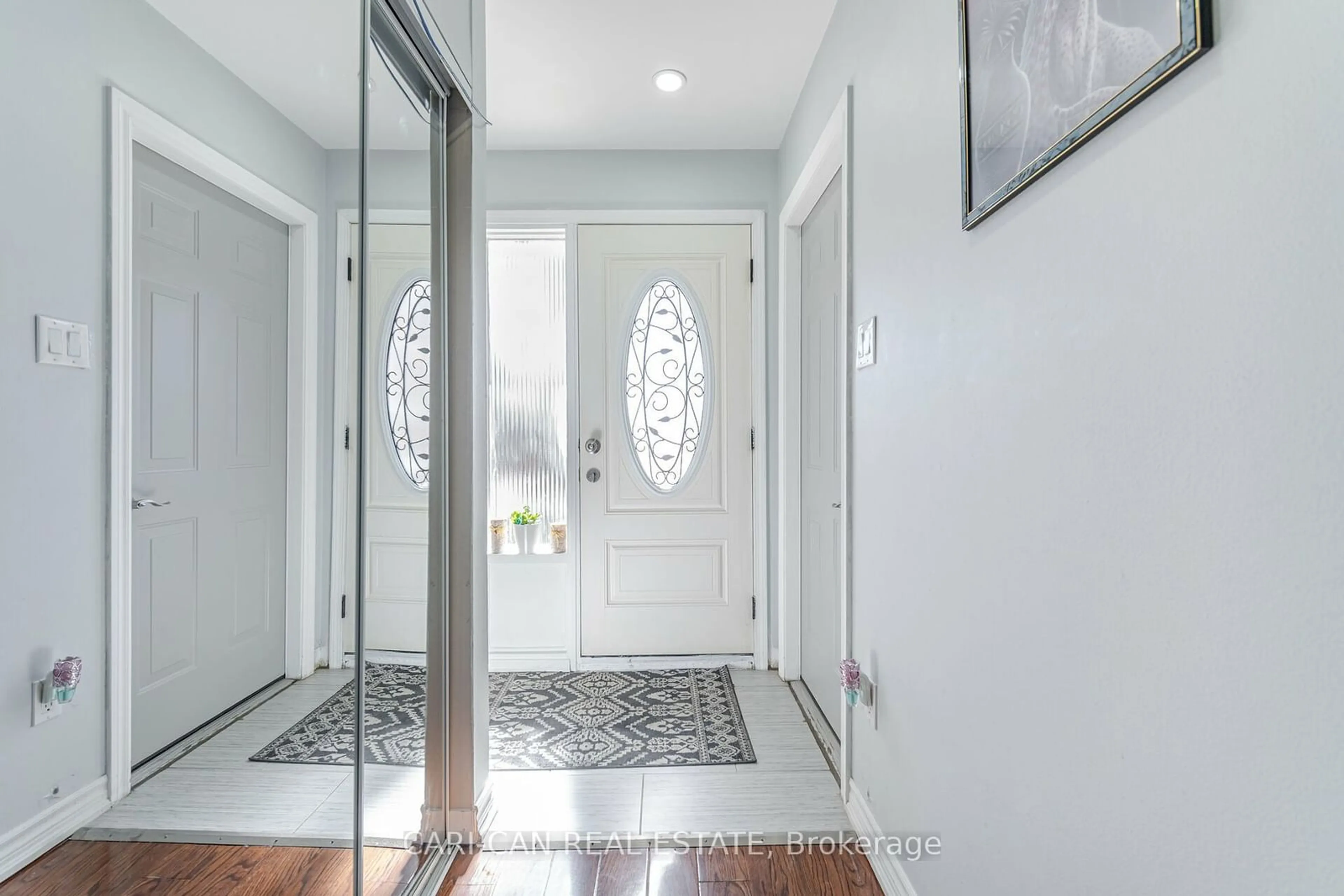 Indoor entryway for 76 Skegby Rd, Brampton Ontario L6V 2T9