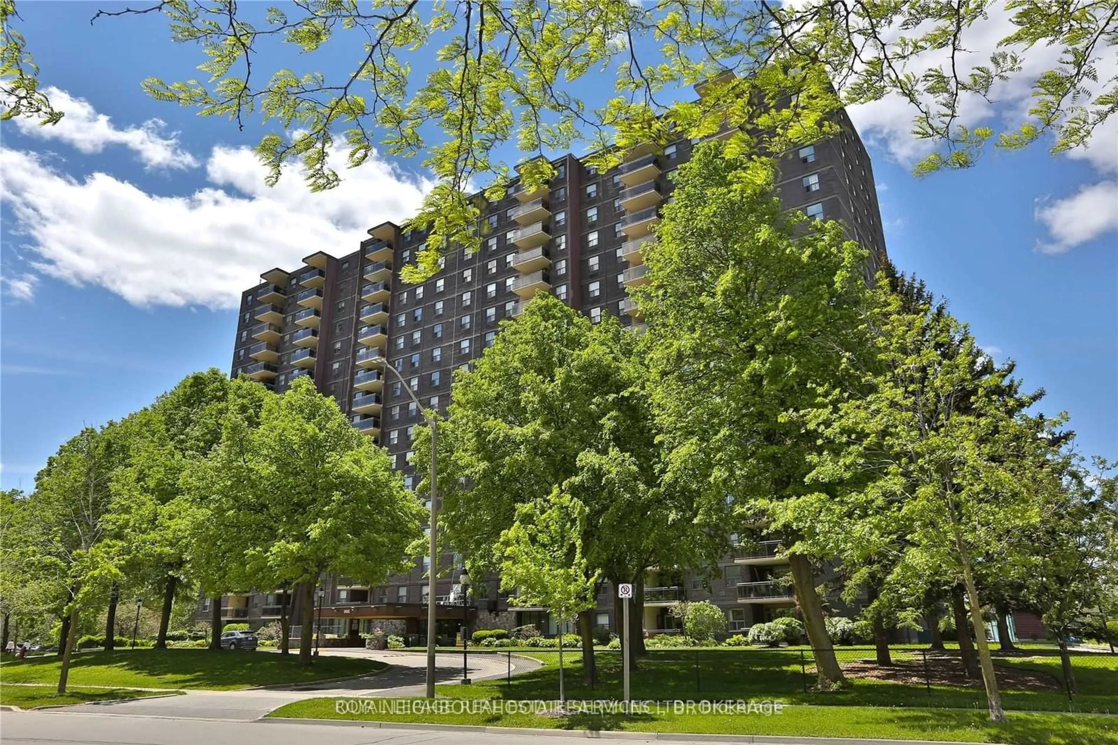 A pic from exterior of the house or condo for 966 Inverhouse Dr #1204, Mississauga Ontario L5J 4B6