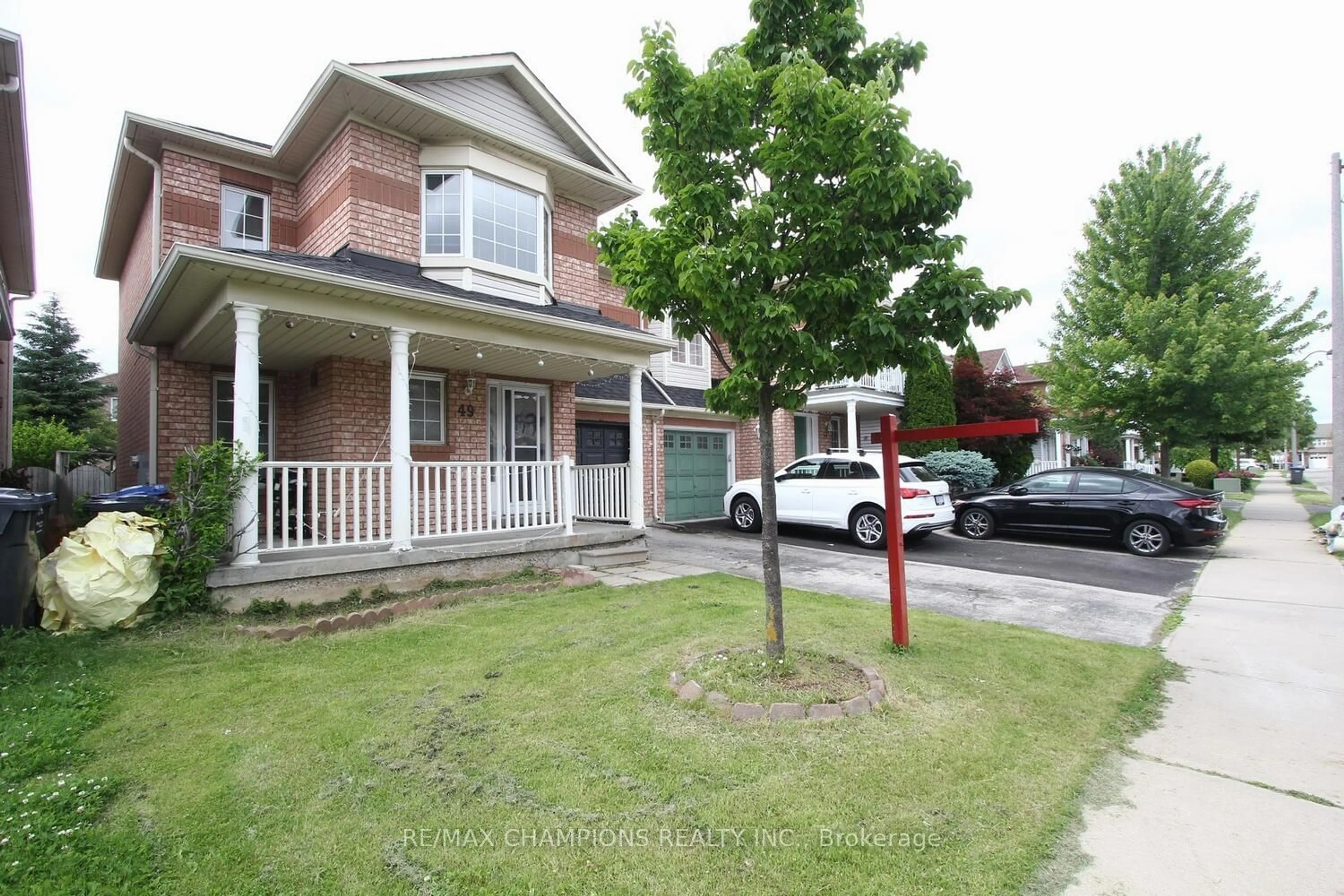 A pic from exterior of the house or condo for 49 Seaside Circ, Brampton Ontario L6R 2G7