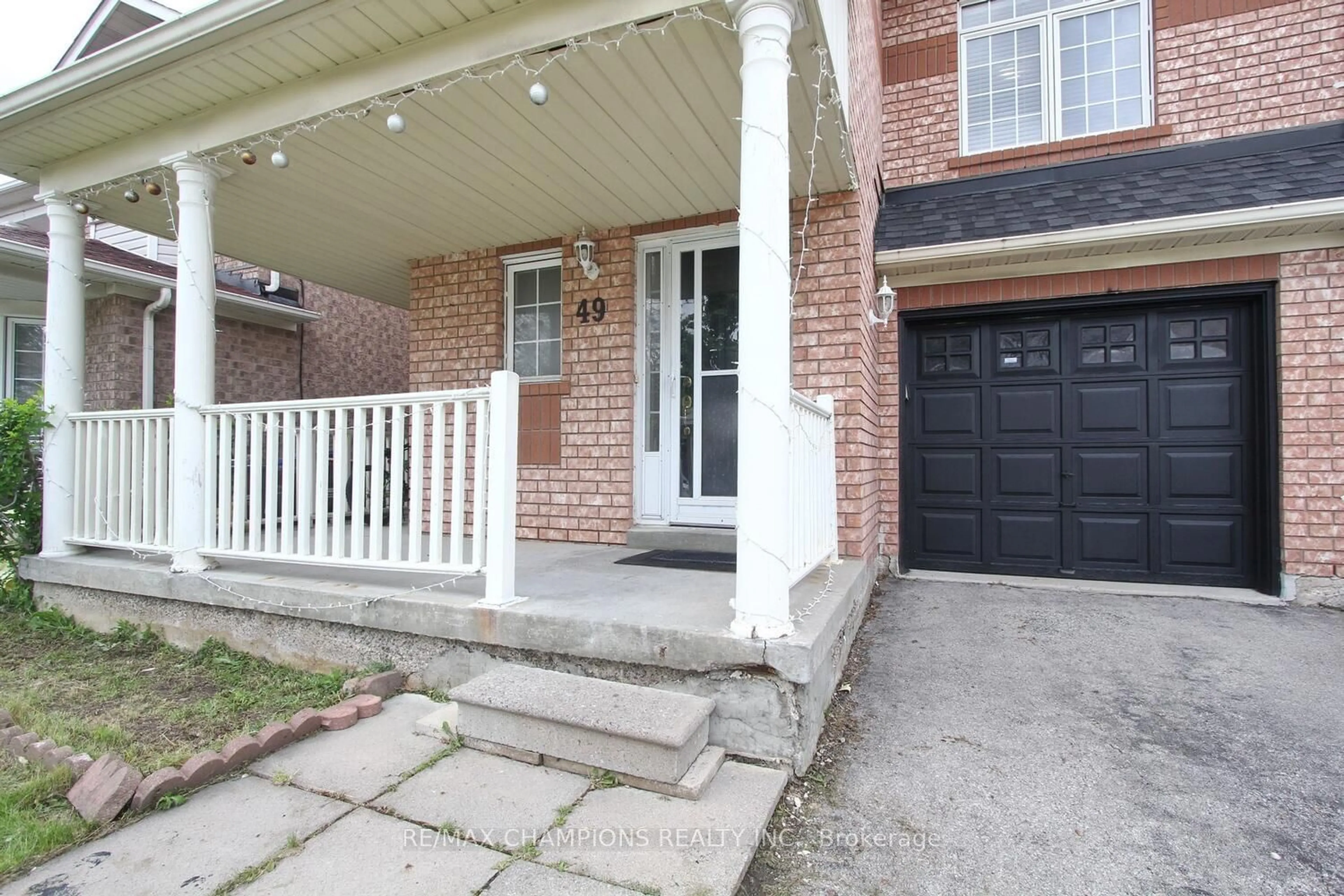 Home with brick exterior material for 49 Seaside Circ, Brampton Ontario L6R 2G7