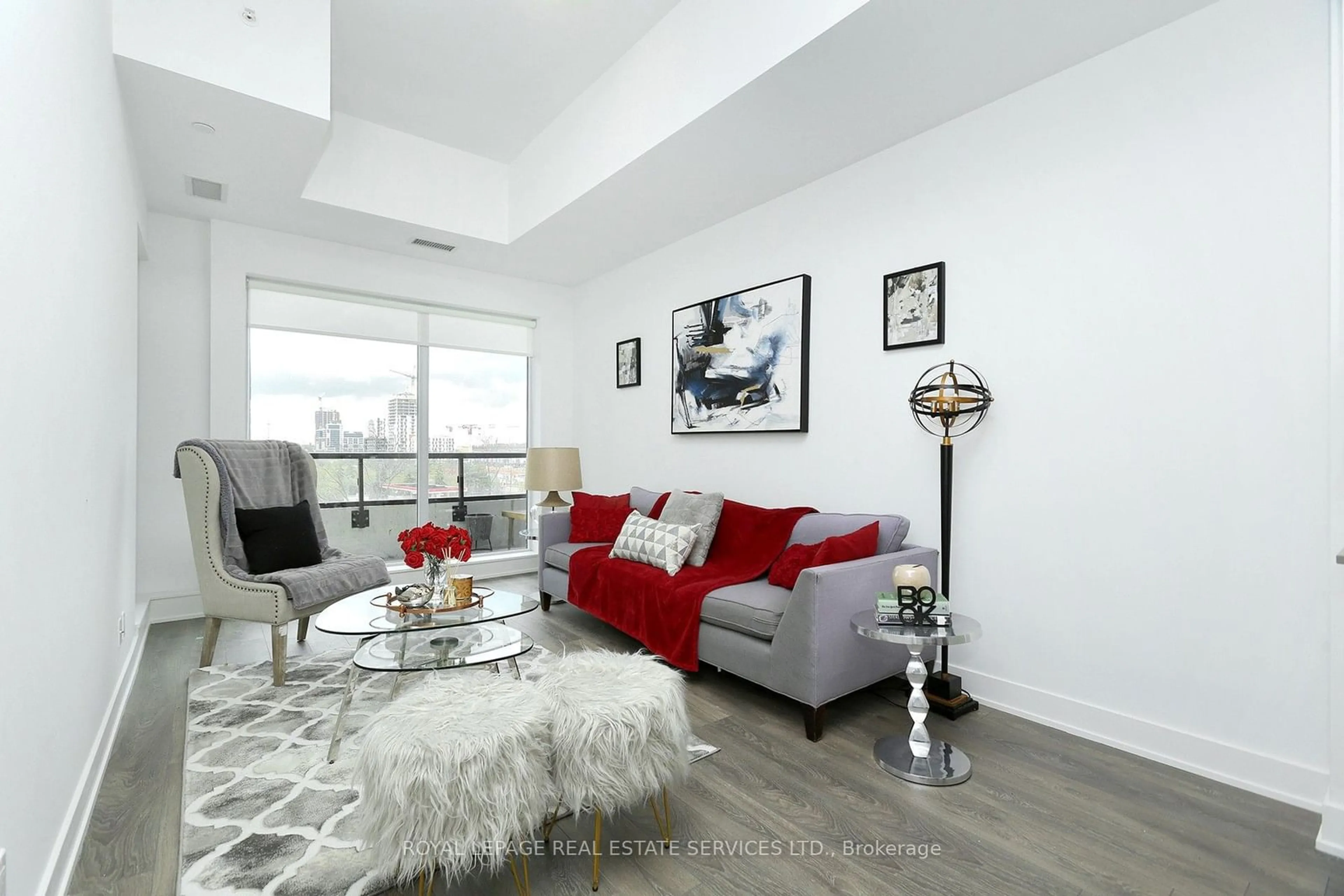 Living room for 2489 TAUNTON Rd #414, Oakville Ontario L6H 3R9