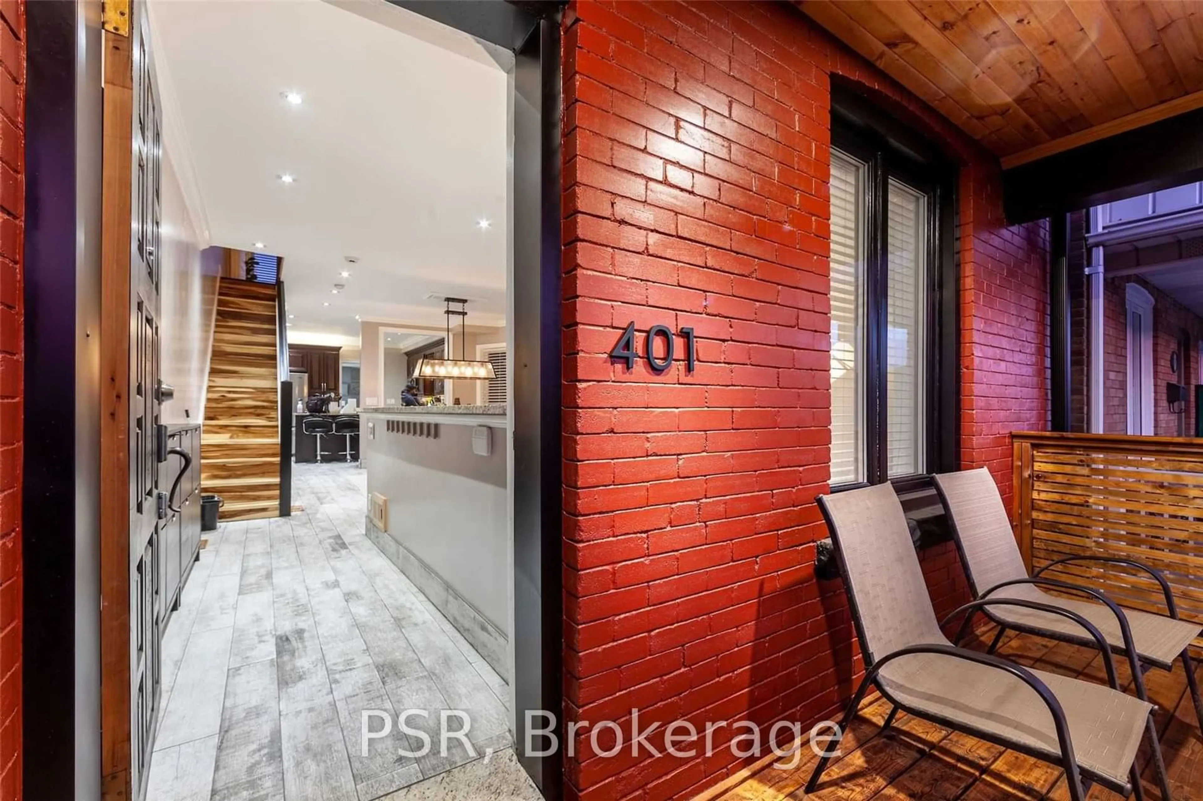 Indoor entryway for 401 Symington Ave, Toronto Ontario M6N 2W4