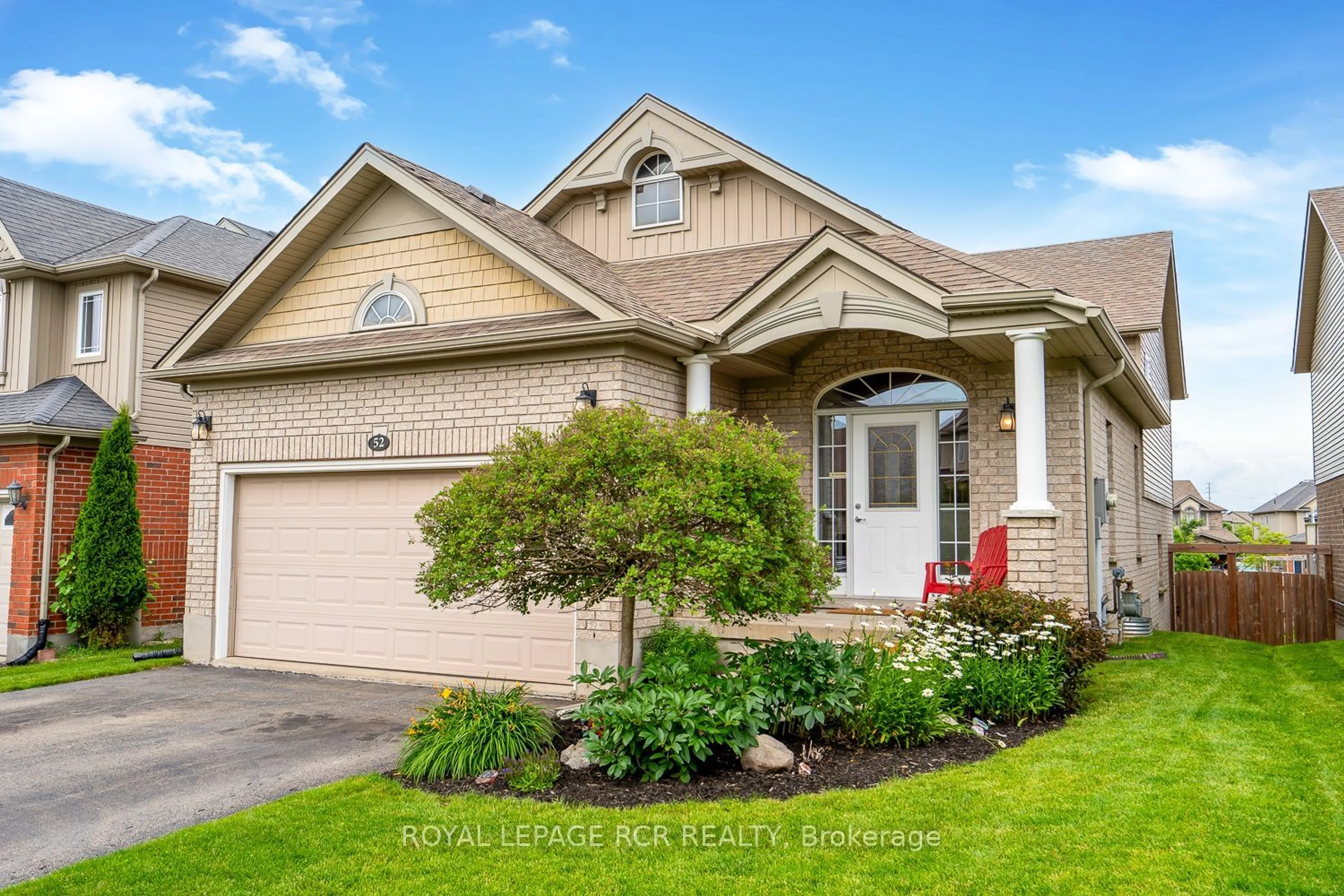 Frontside or backside of a home for 52 Dinnick Cres, Orangeville Ontario L9W 0B7