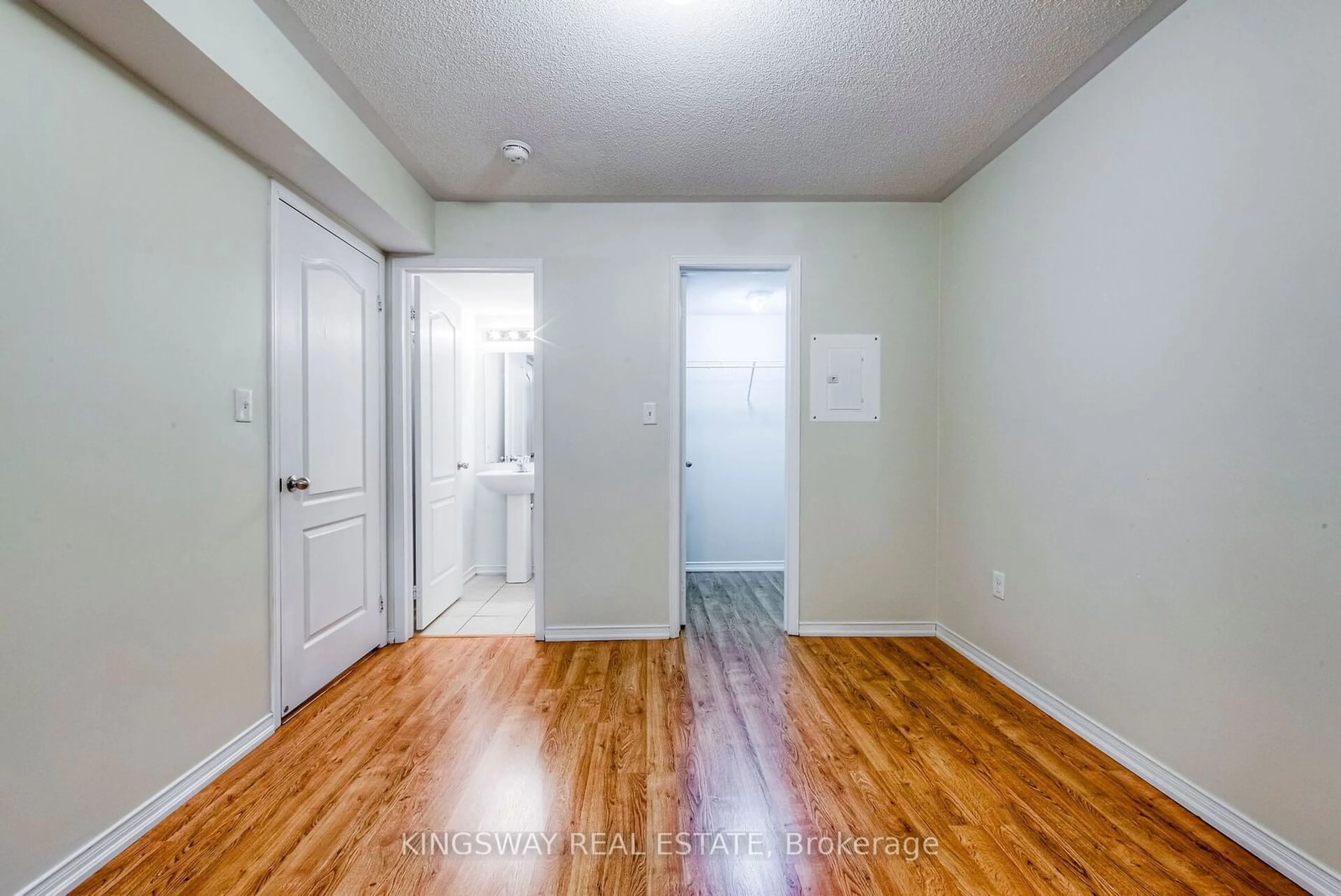 A pic of a room for 2488 Post Rd #21, Oakville Ontario L6H 0K1