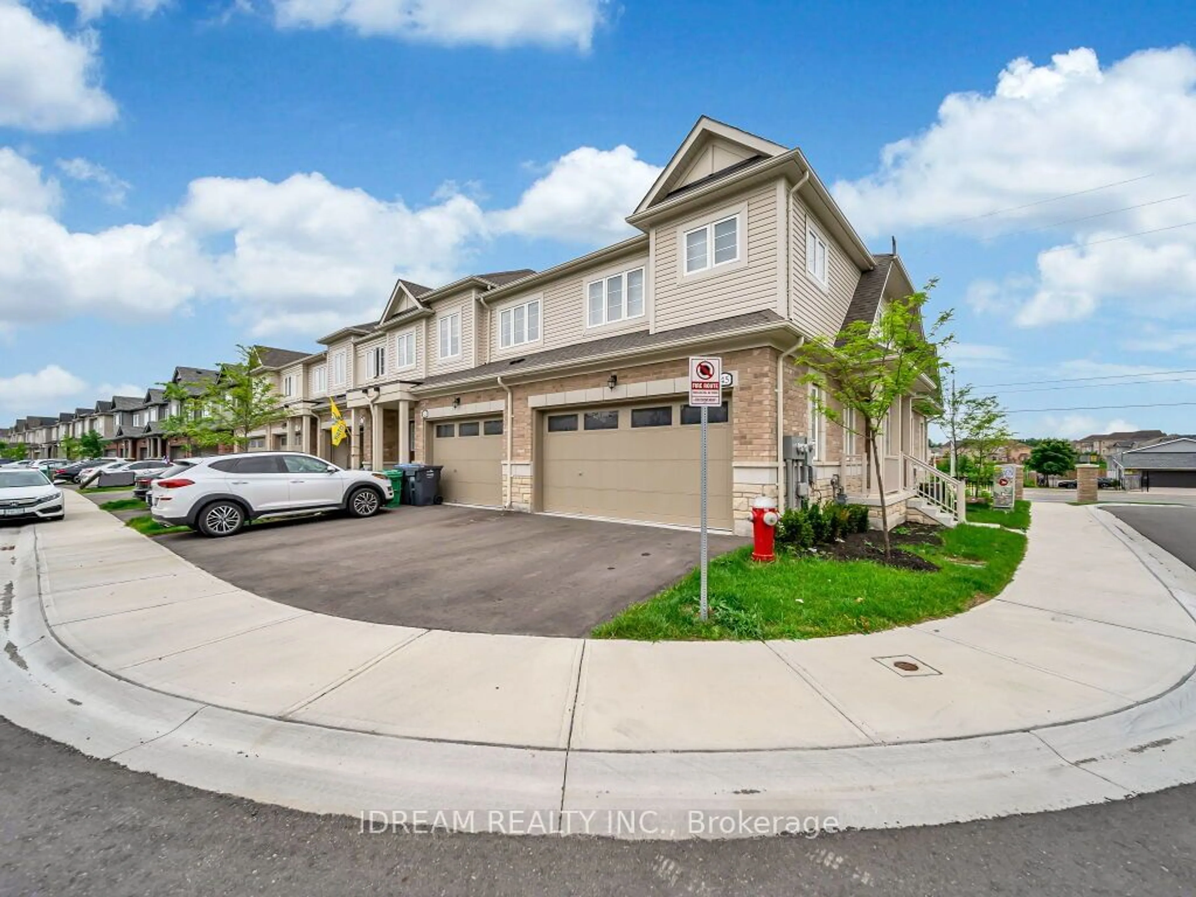 A pic from exterior of the house or condo for 45 Brixham Lane, Brampton Ontario L7A 5K2