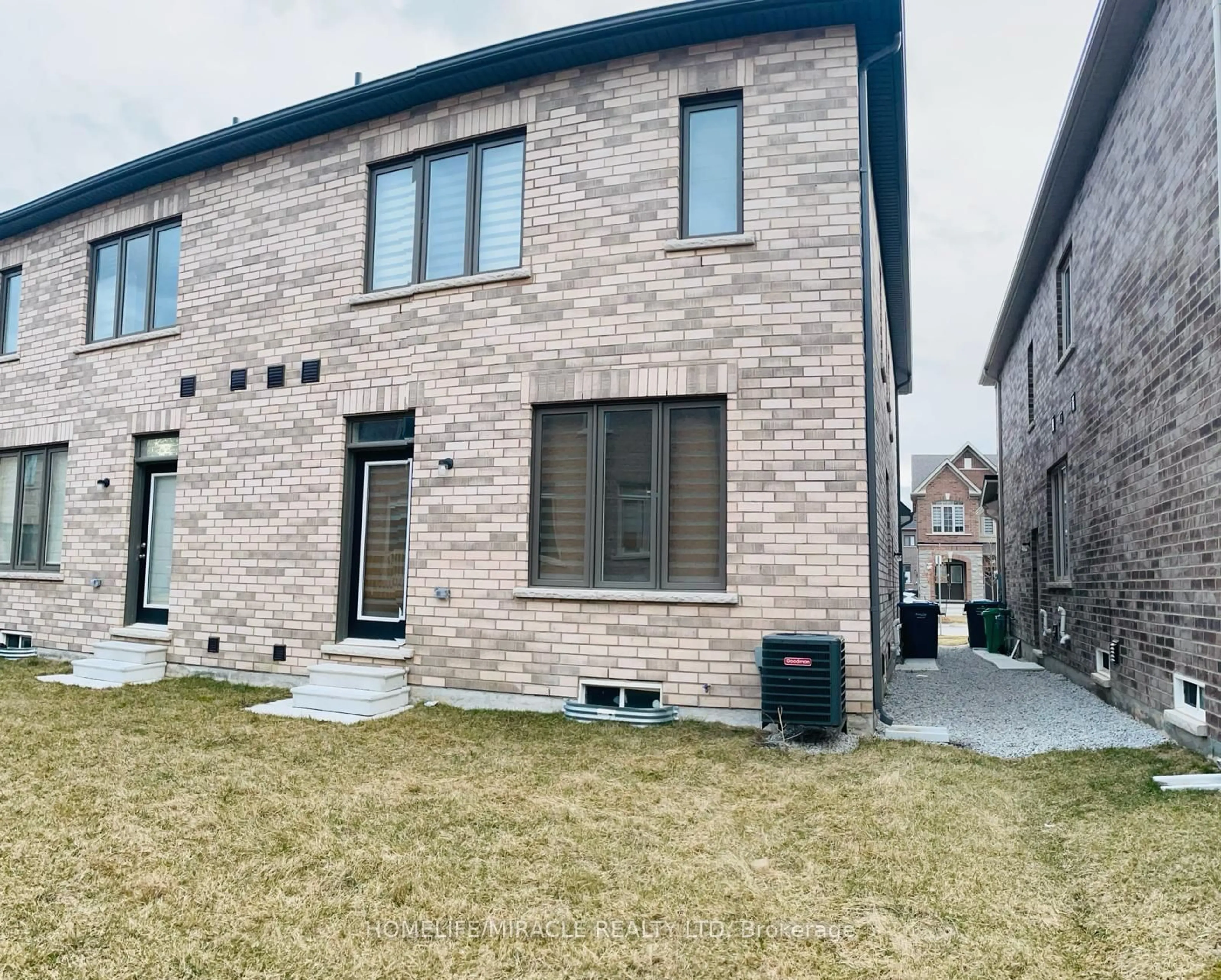 Home with brick exterior material for 11 Truffle Crt, Brampton Ontario L7A 5A6