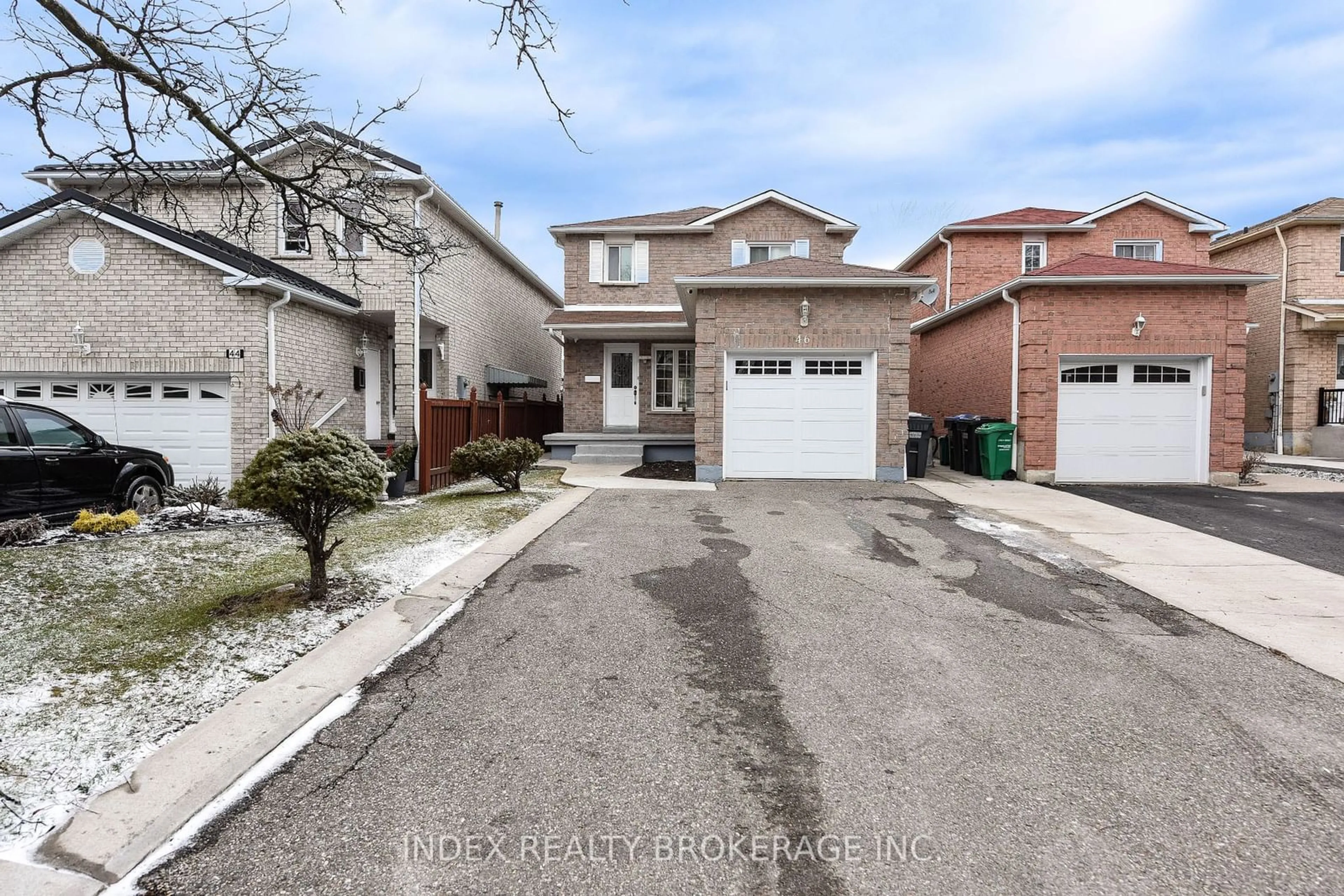 Frontside or backside of a home for 46 Hummingbird Crt, Brampton Ontario L6Y 3N6