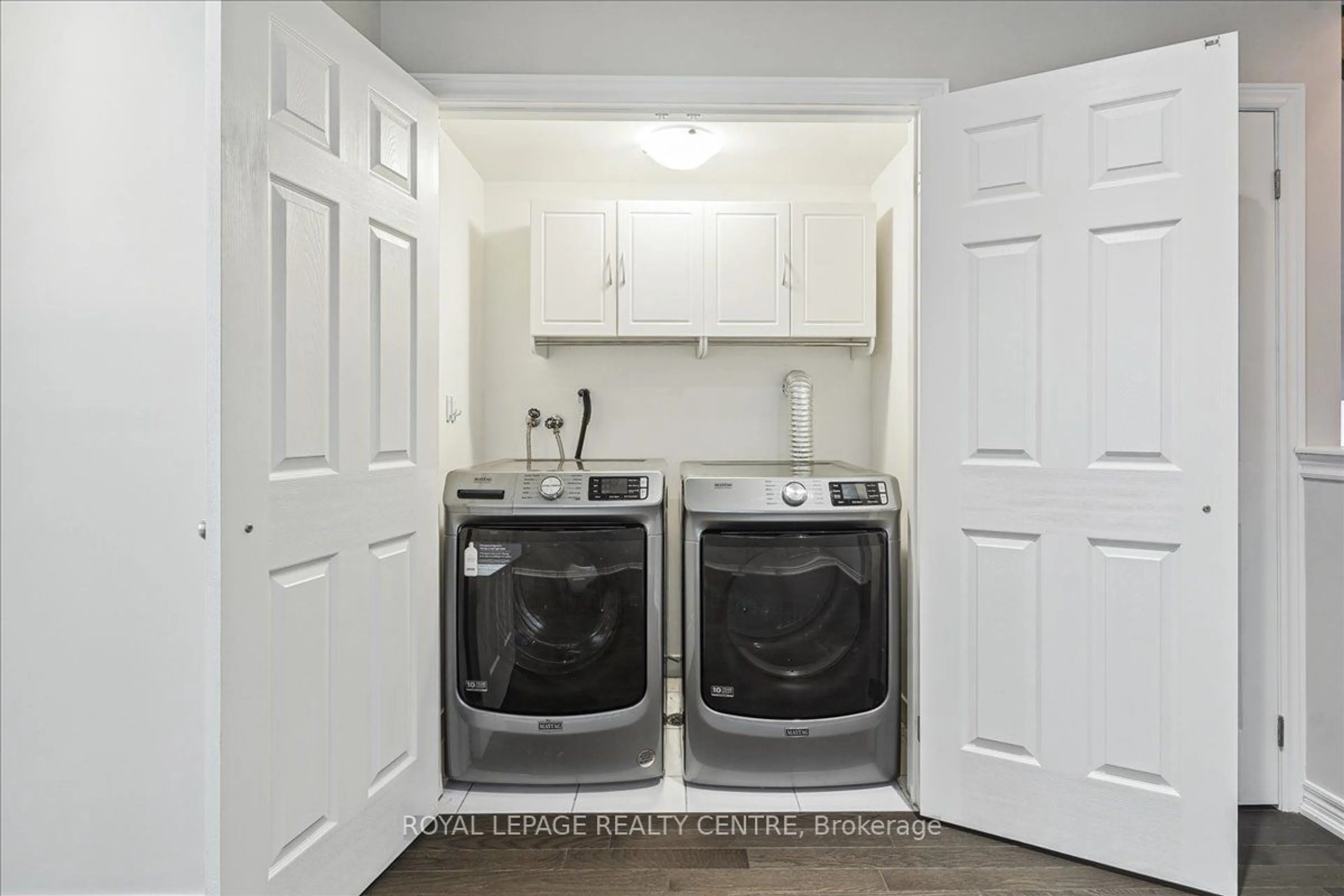 Laundry room for 3946 Leonardo St, Burlington Ontario L7M 0Z8