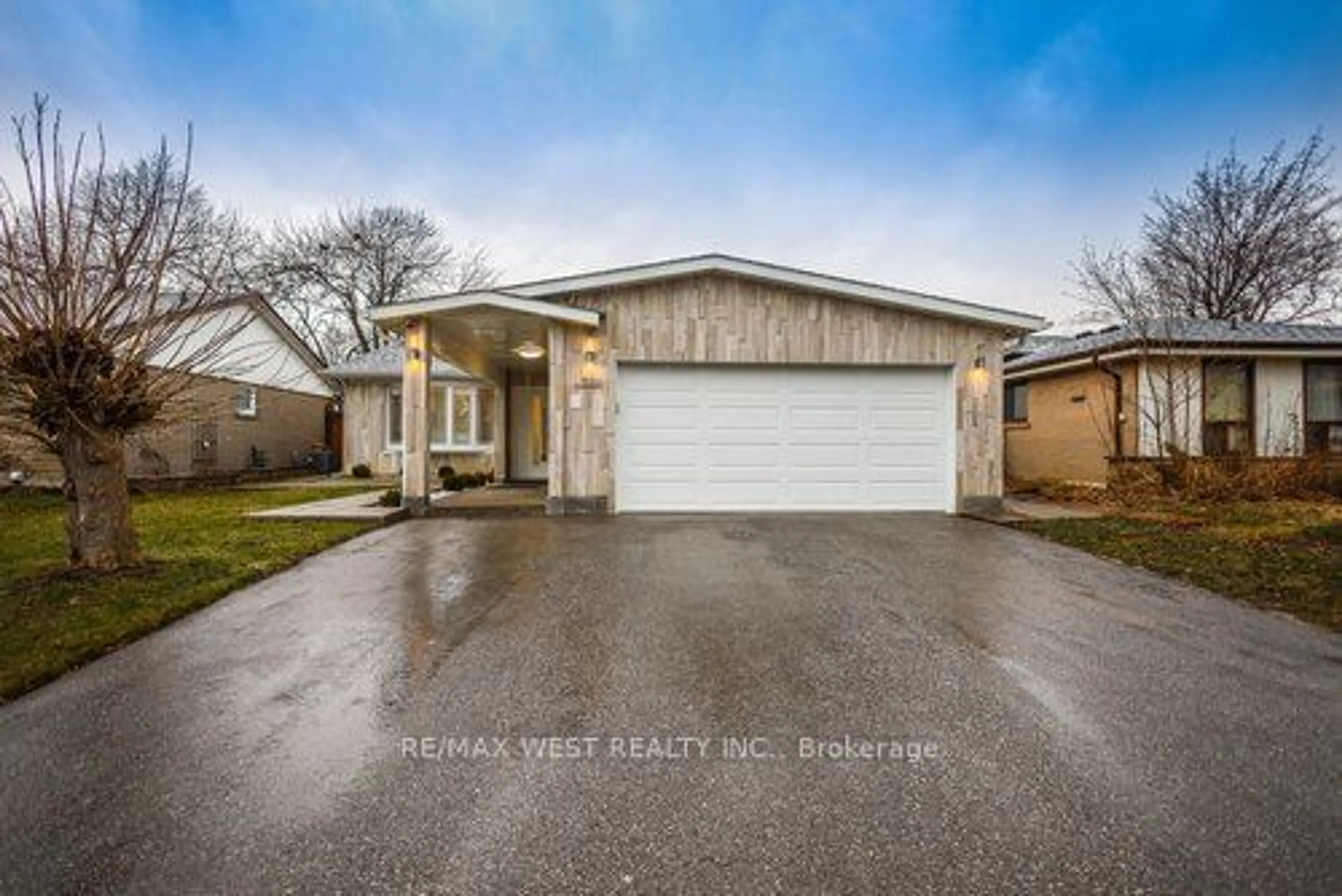 Frontside or backside of a home for 236 Bartley Bull Pkwy, Brampton Ontario L6W 2L1