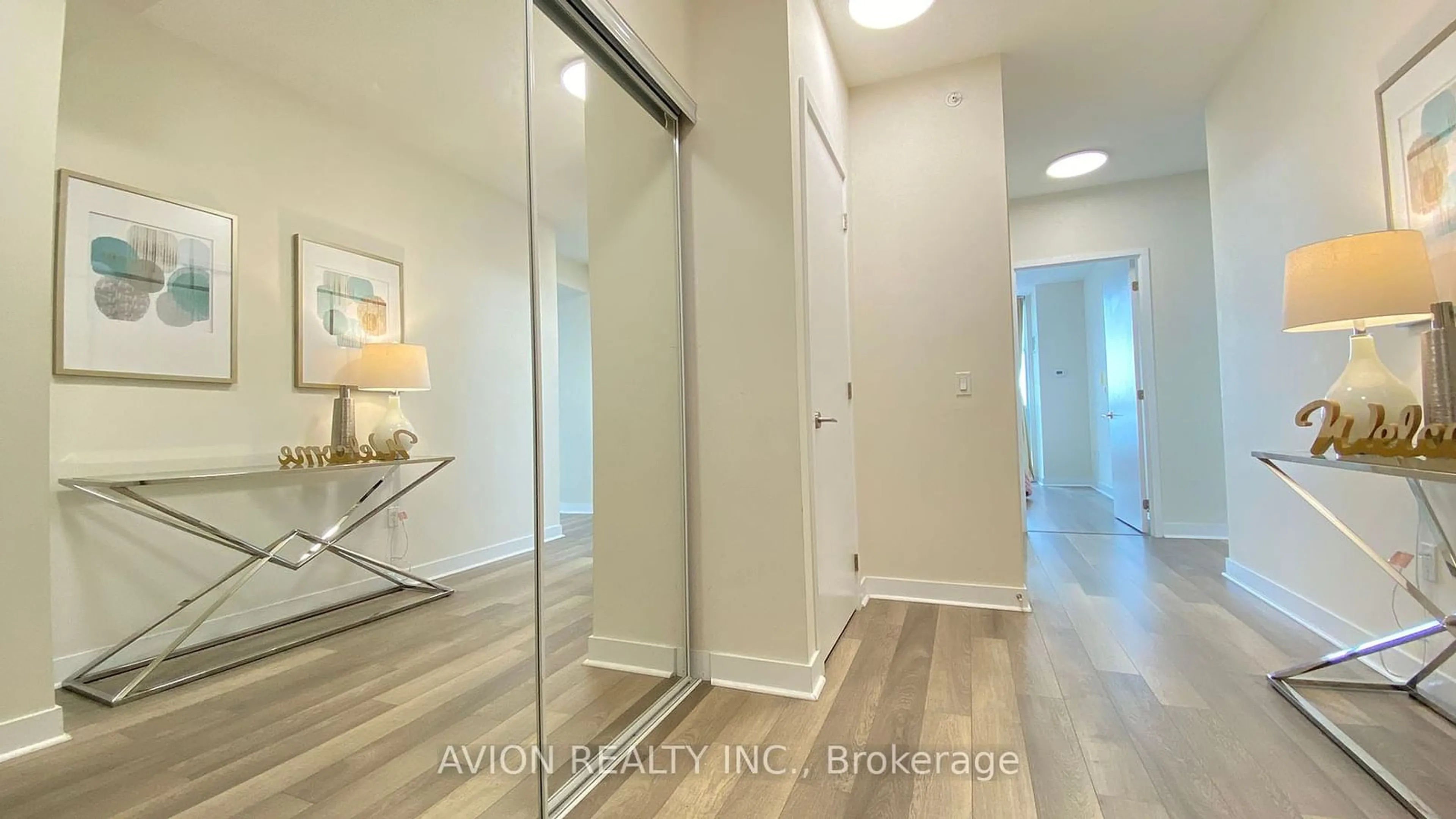 Indoor entryway for 3975 Grand Park Dr #1704, Mississauga Ontario L5B 0K4