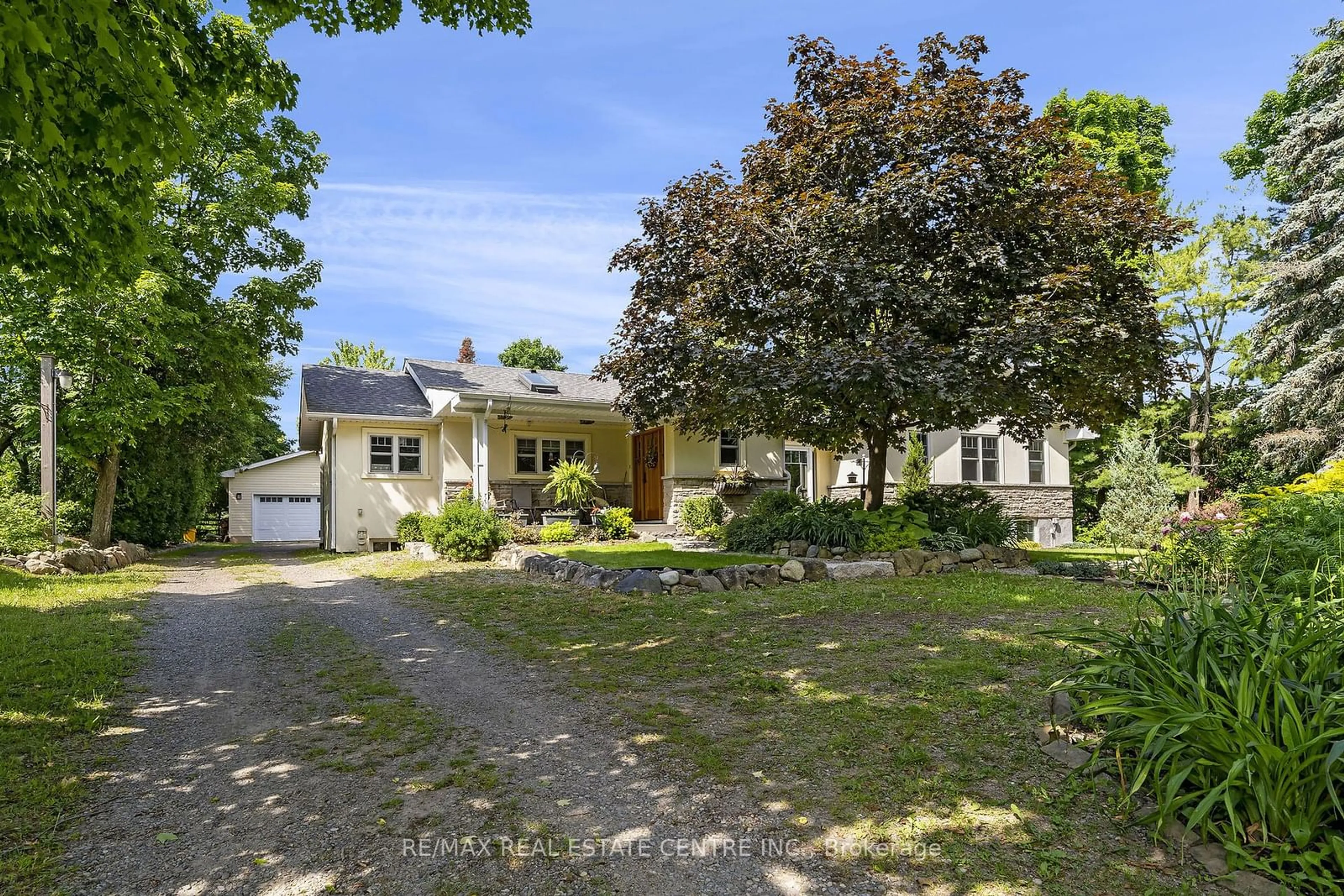 Outside view for 16664 Mississauga Rd, Caledon Ontario L7K 1L9