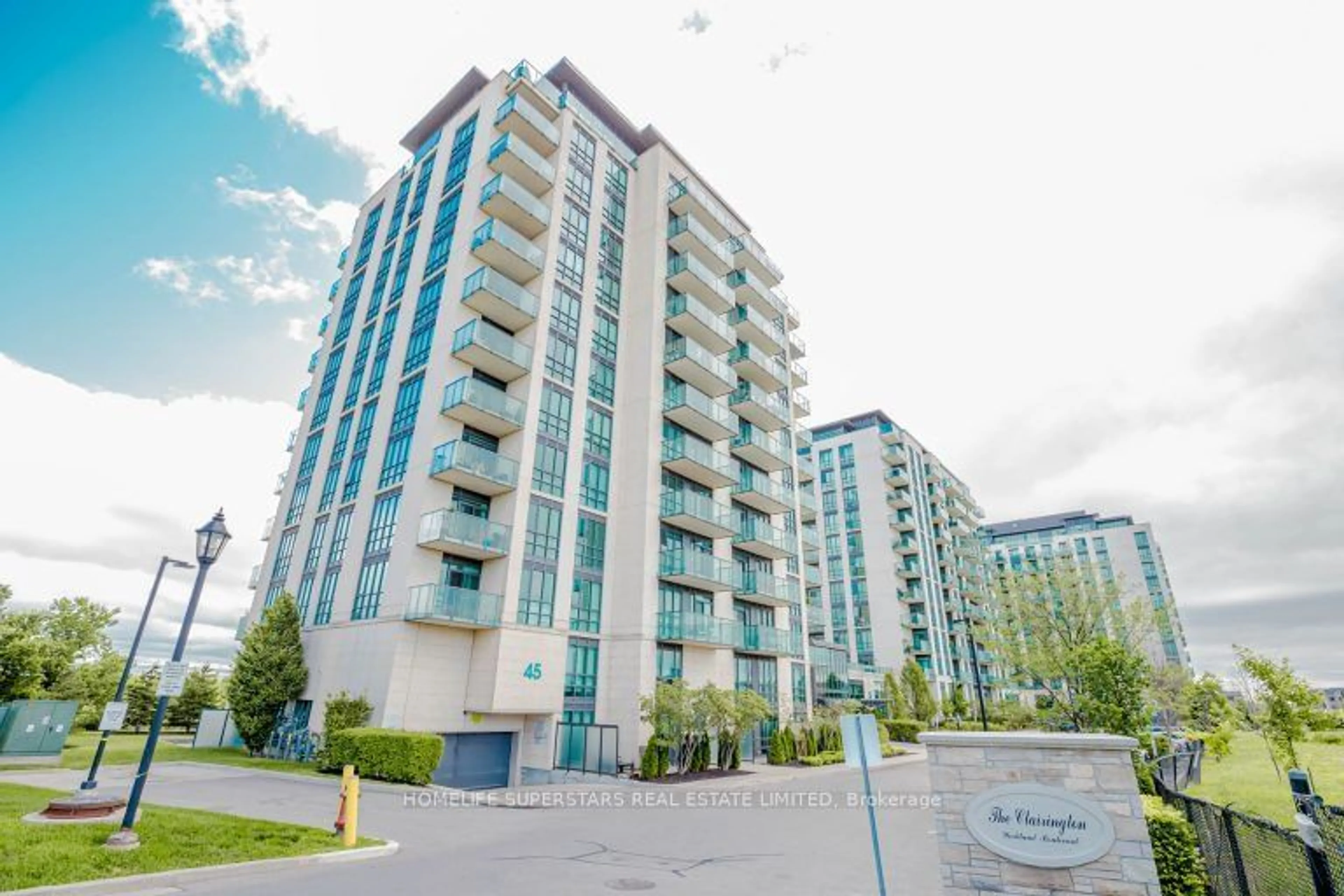 A pic from exterior of the house or condo for 45 Yorkland Blvd #902, Brampton Ontario L6P 4B4