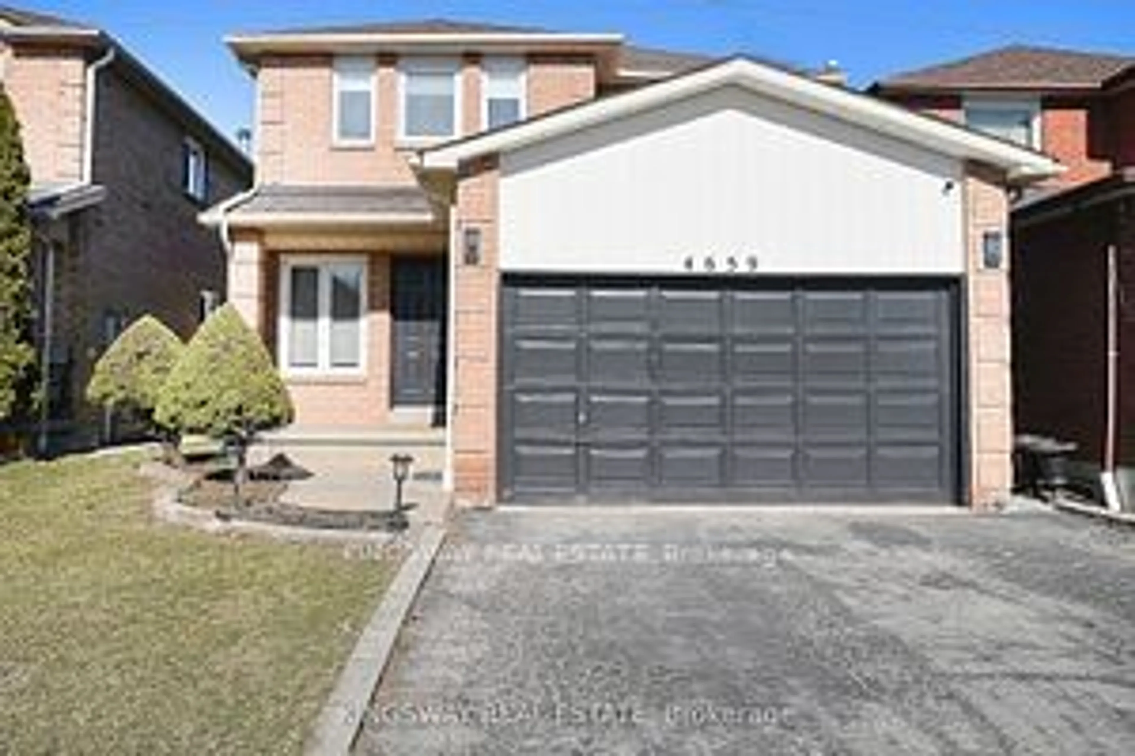 Home with brick exterior material for 4659 Full Moon Circ, Mississauga Ontario L4Z 2L7