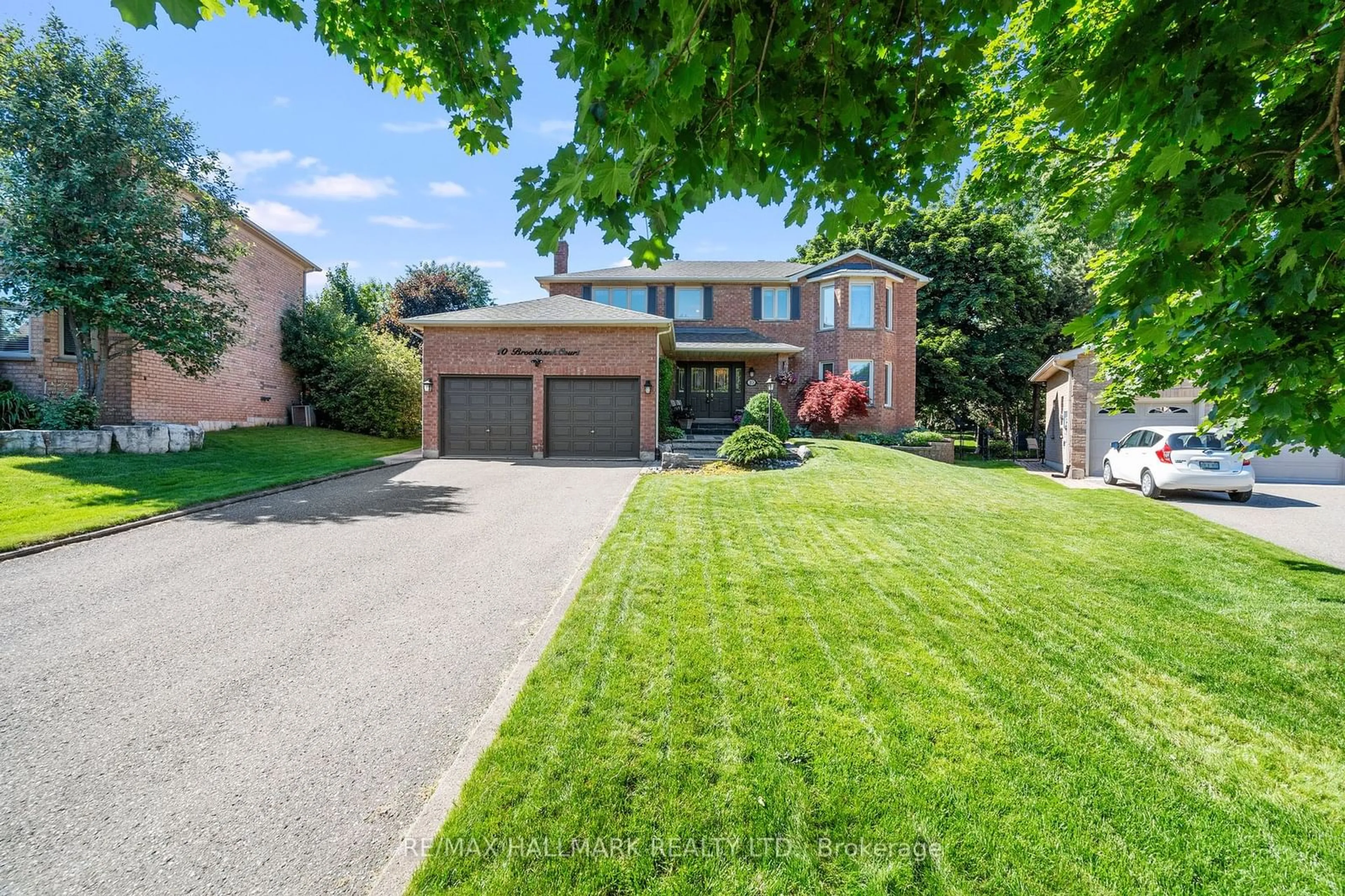 Frontside or backside of a home for 10 Brookbank Crt, Brampton Ontario L6Z 3G3