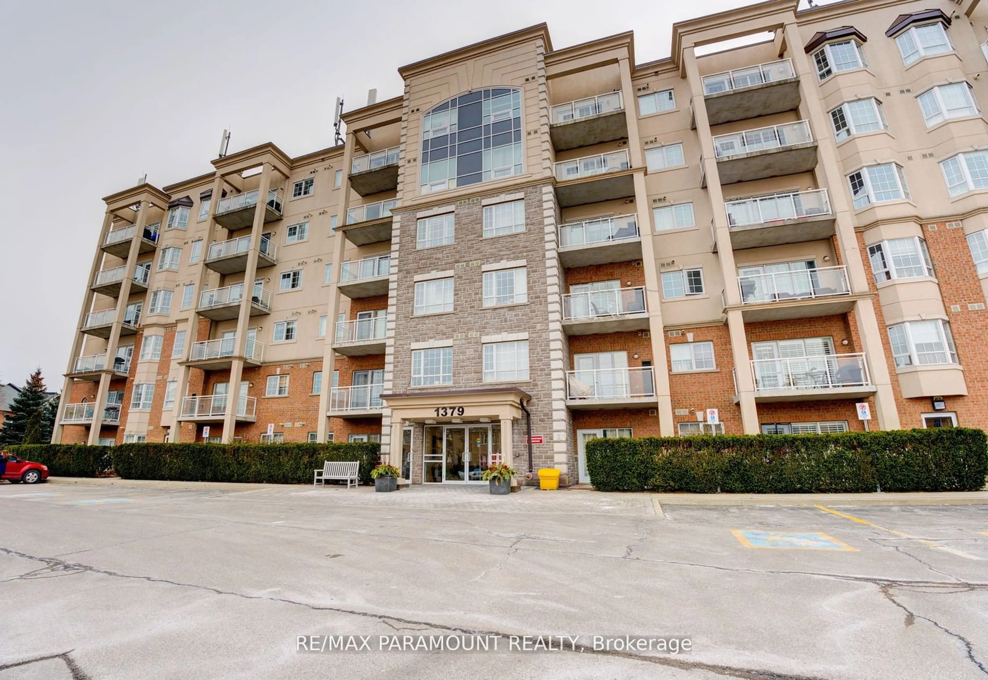 A pic from exterior of the house or condo for 1379 Costigan Rd #107, Milton Ontario L9T 2K6