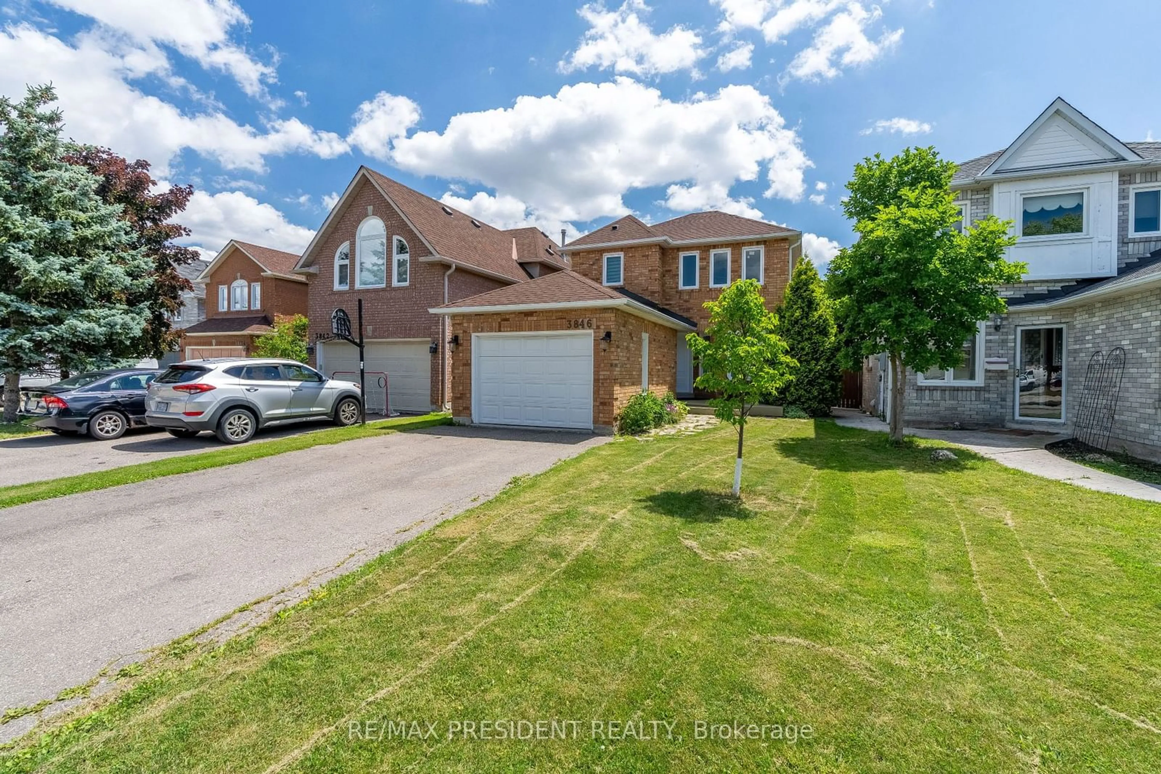 Frontside or backside of a home for 3846 Ponderosa Lane, Mississauga Ontario L5N 6W4