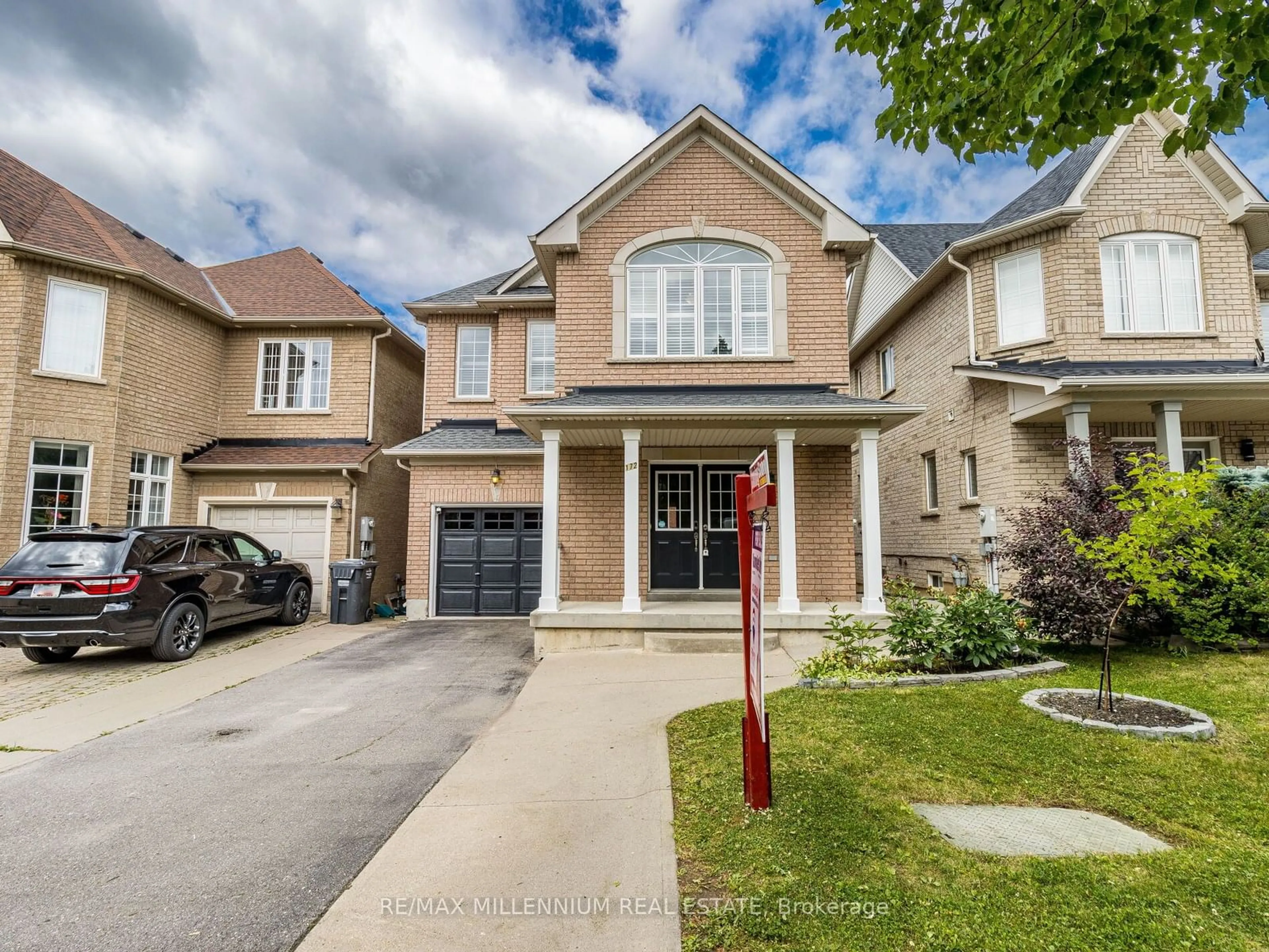 Frontside or backside of a home for 172 Pefferlaw Circ, Brampton Ontario L6Y 0L2