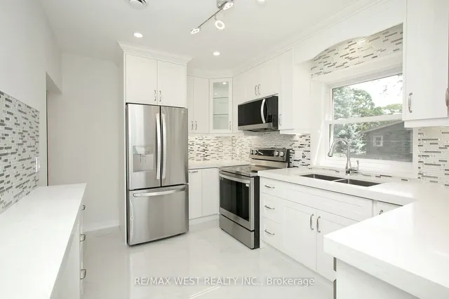 Additional property image - 420 Annette St