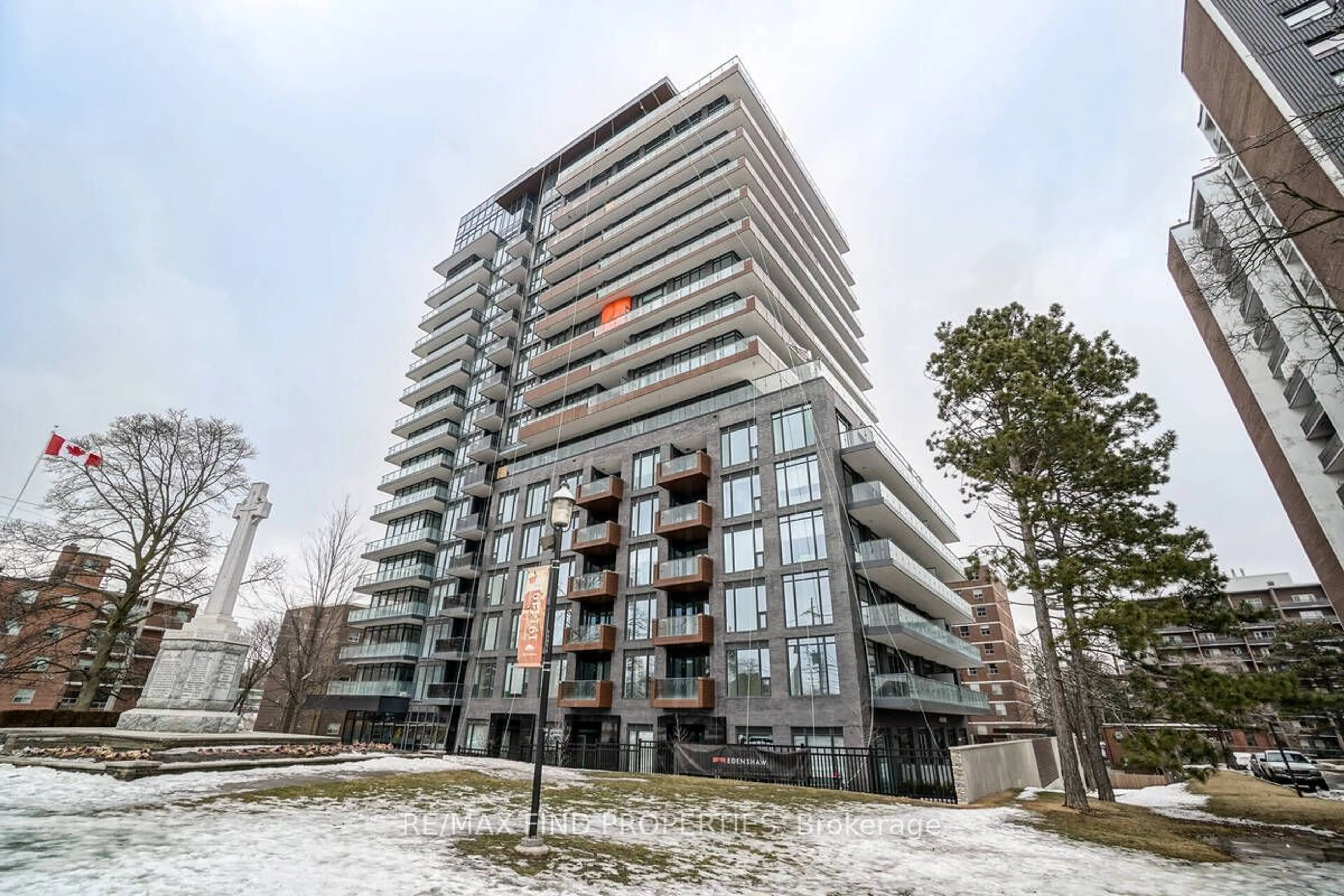 A pic from exterior of the house or condo for 21 Park St #Th 06, Mississauga Ontario L5G 0C2