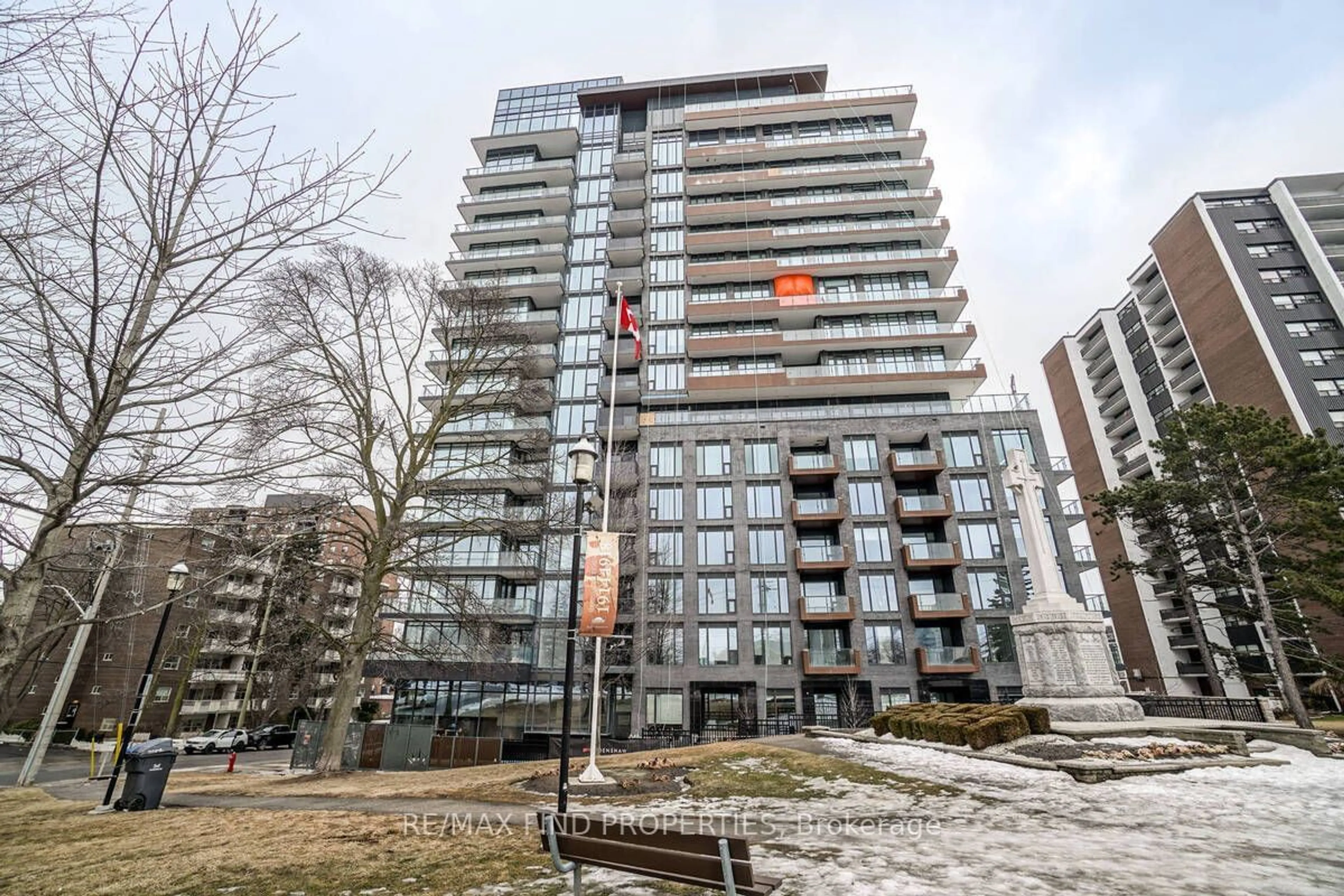 A pic from exterior of the house or condo for 21 Park St #Th 06, Mississauga Ontario L5G 0C2