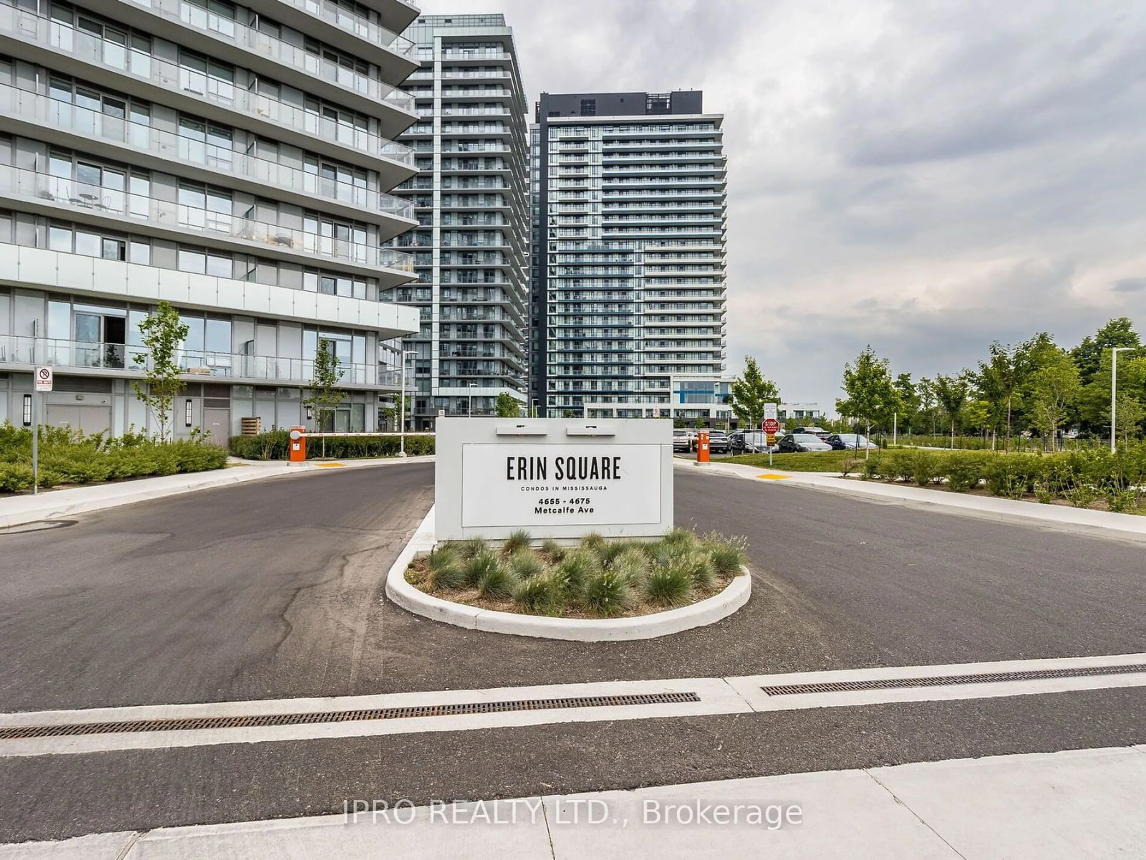 A pic from exterior of the house or condo for 4655 Metcalfe Ave #404B, Mississauga Ontario L5M 0Z7