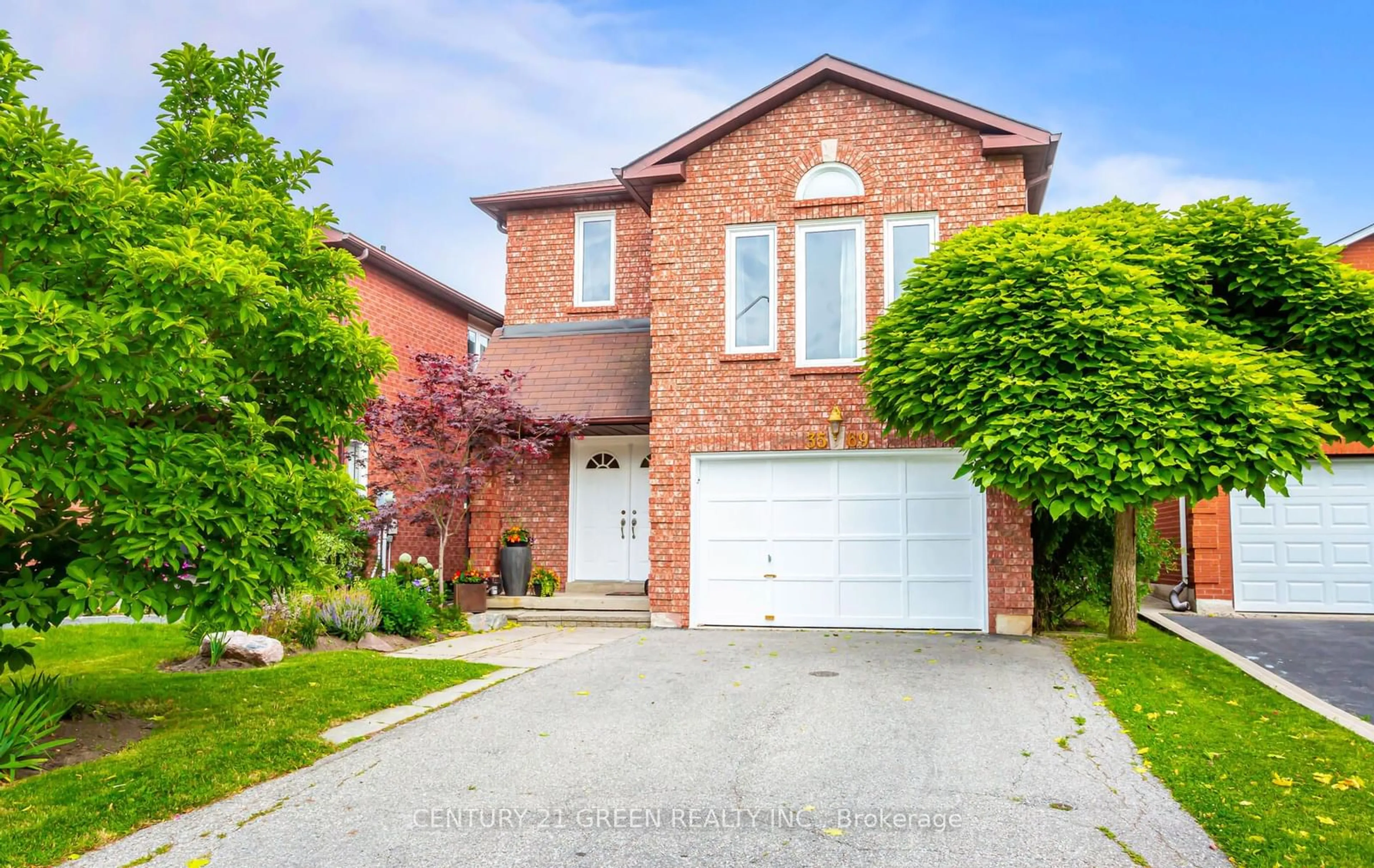 Frontside or backside of a home for 3569 Nutcracker Dr, Mississauga Ontario L5N 6G1