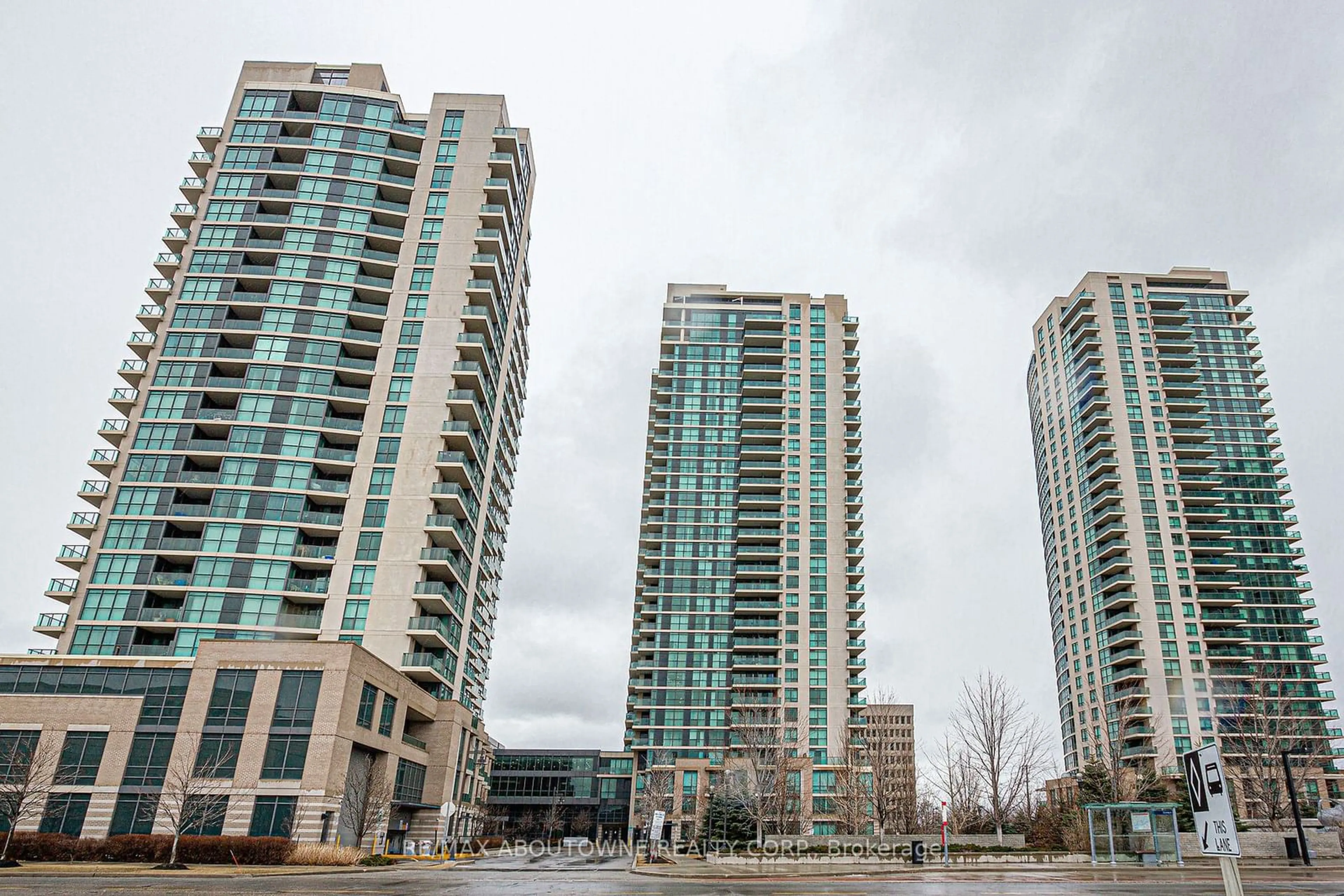 A pic from exterior of the house or condo for 205 Sherway Gardens Rd #315, Toronto Ontario M9C 0A5