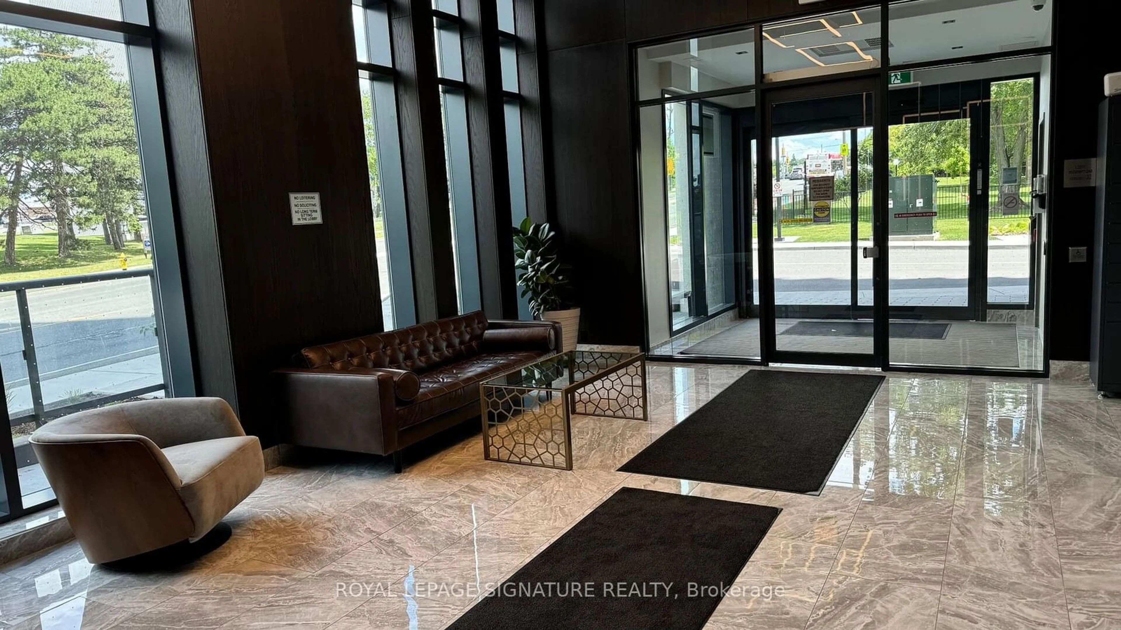 Indoor lobby for 1461 Lawrence Ave #811, Toronto Ontario M6L 0A6