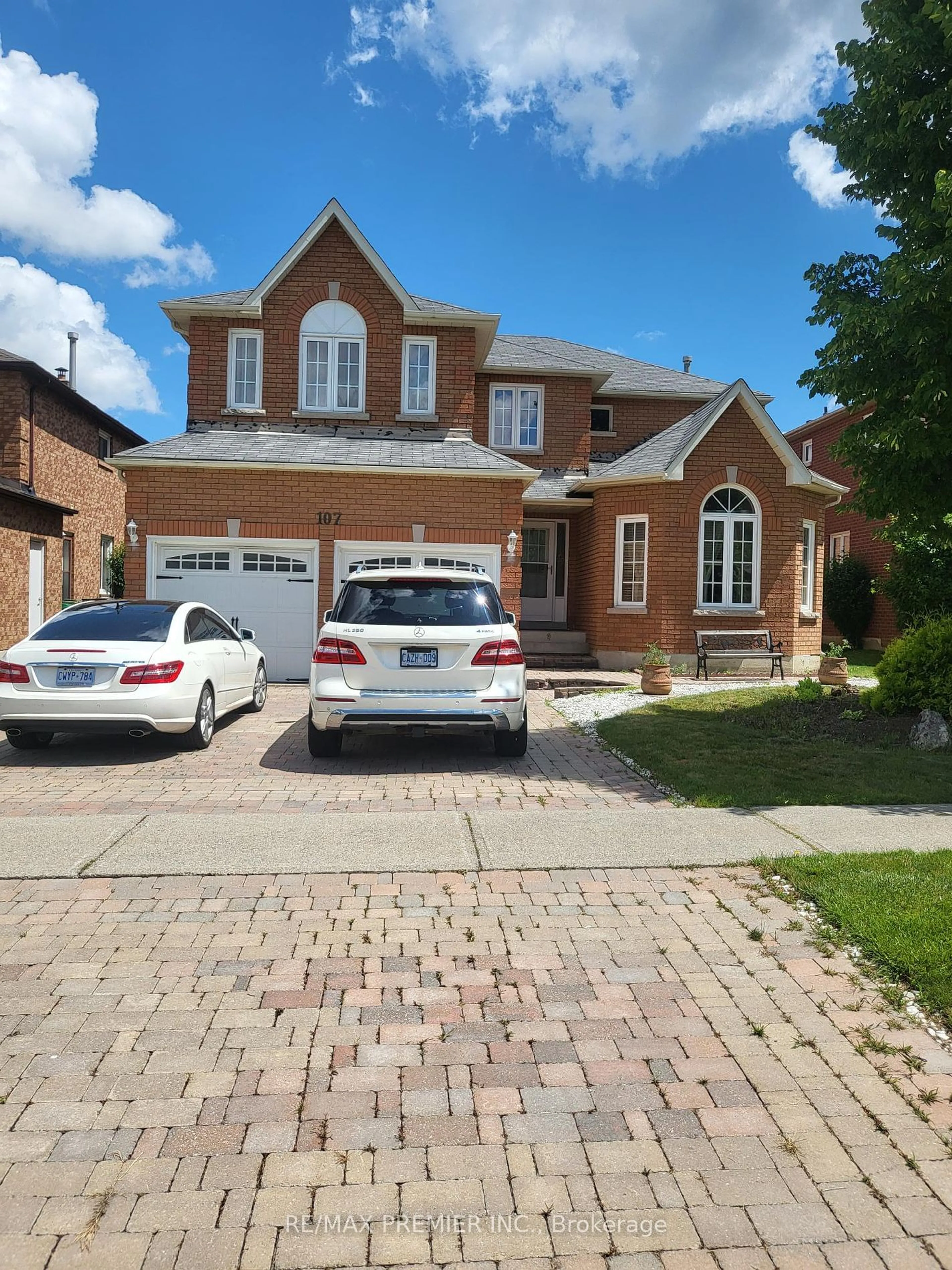 Home with brick exterior material for 107 Royal Valley Dr, Caledon Ontario L7C 1A4