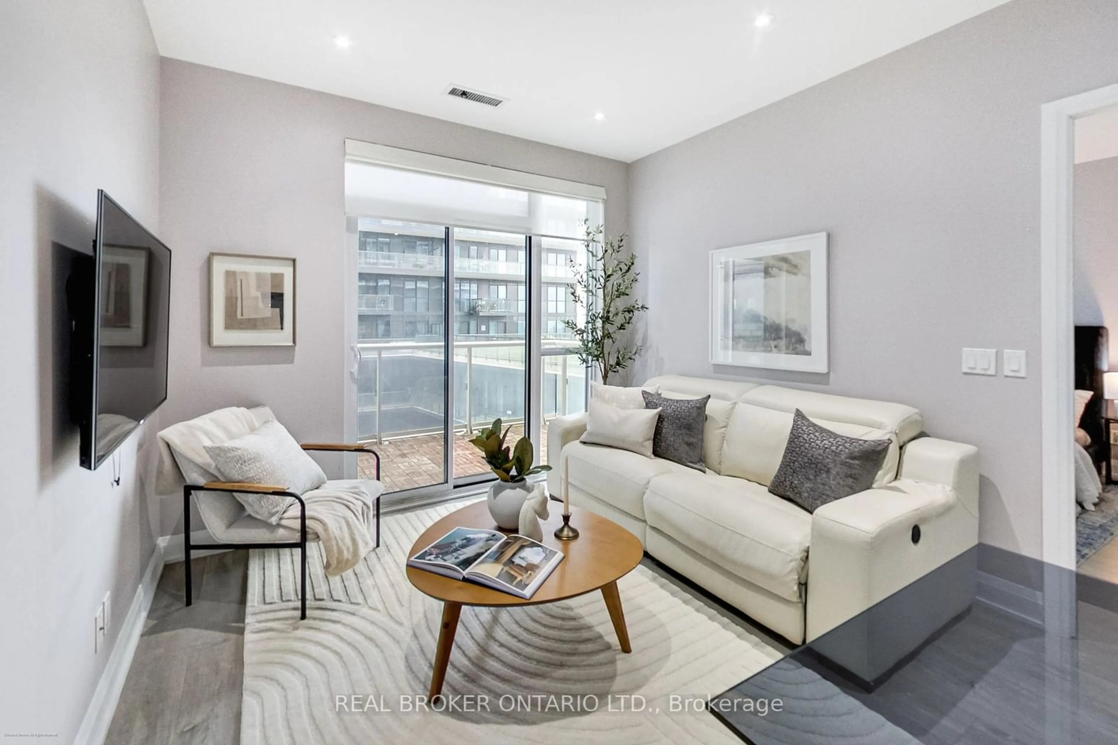 Living room for 110 Marine Parade Dr #501, Toronto Ontario M8V 0A3