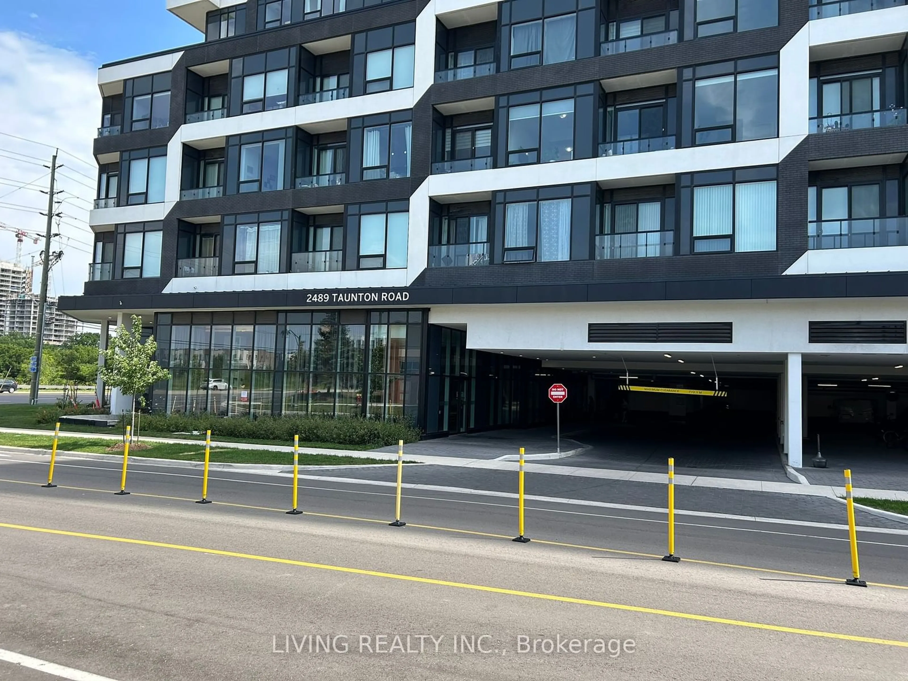 A pic from exterior of the house or condo for 2489 Taunton Rd #816, Oakville Ontario L6H 3R9