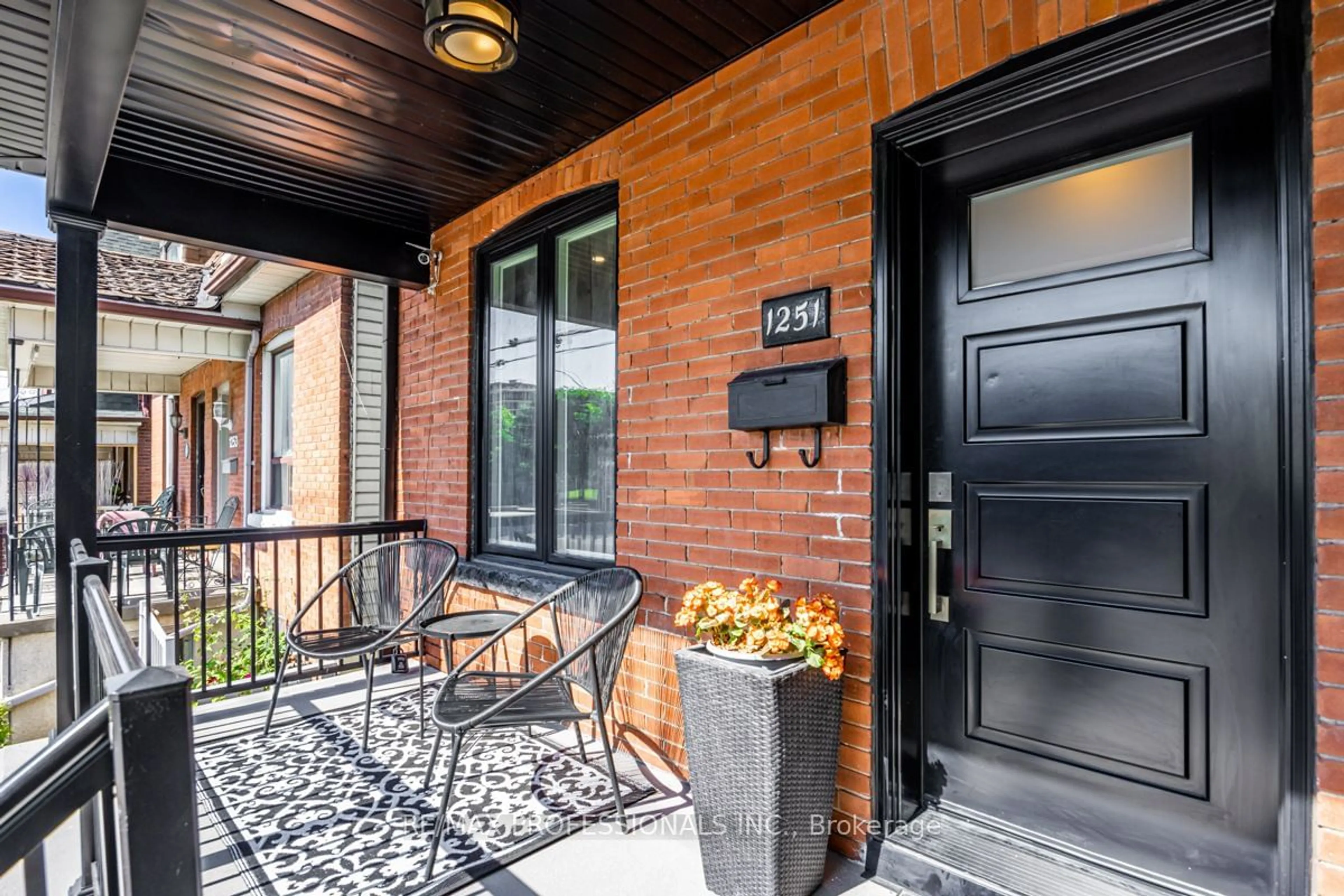 Patio for 1251 Dufferin St, Toronto Ontario M6H 4C2