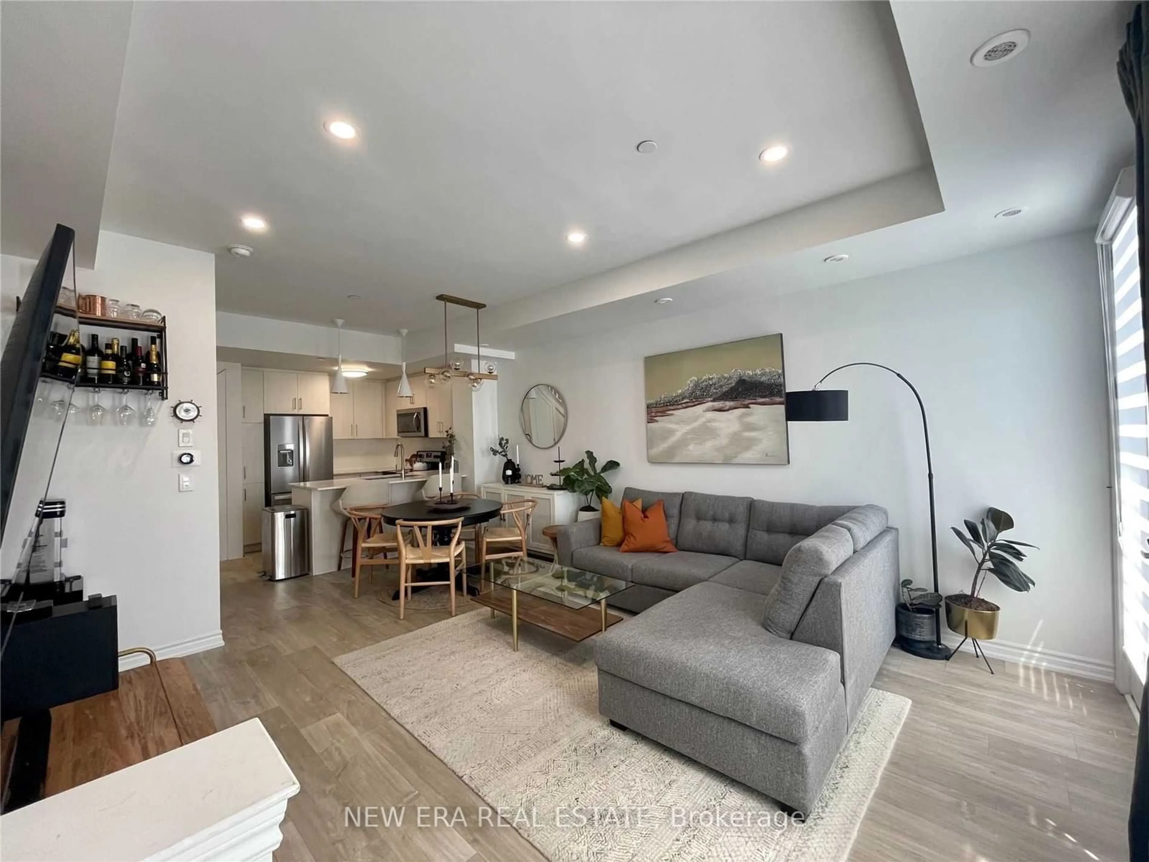 Living room for 115 Longbranch Ave #21, Toronto Ontario M8W 1N6