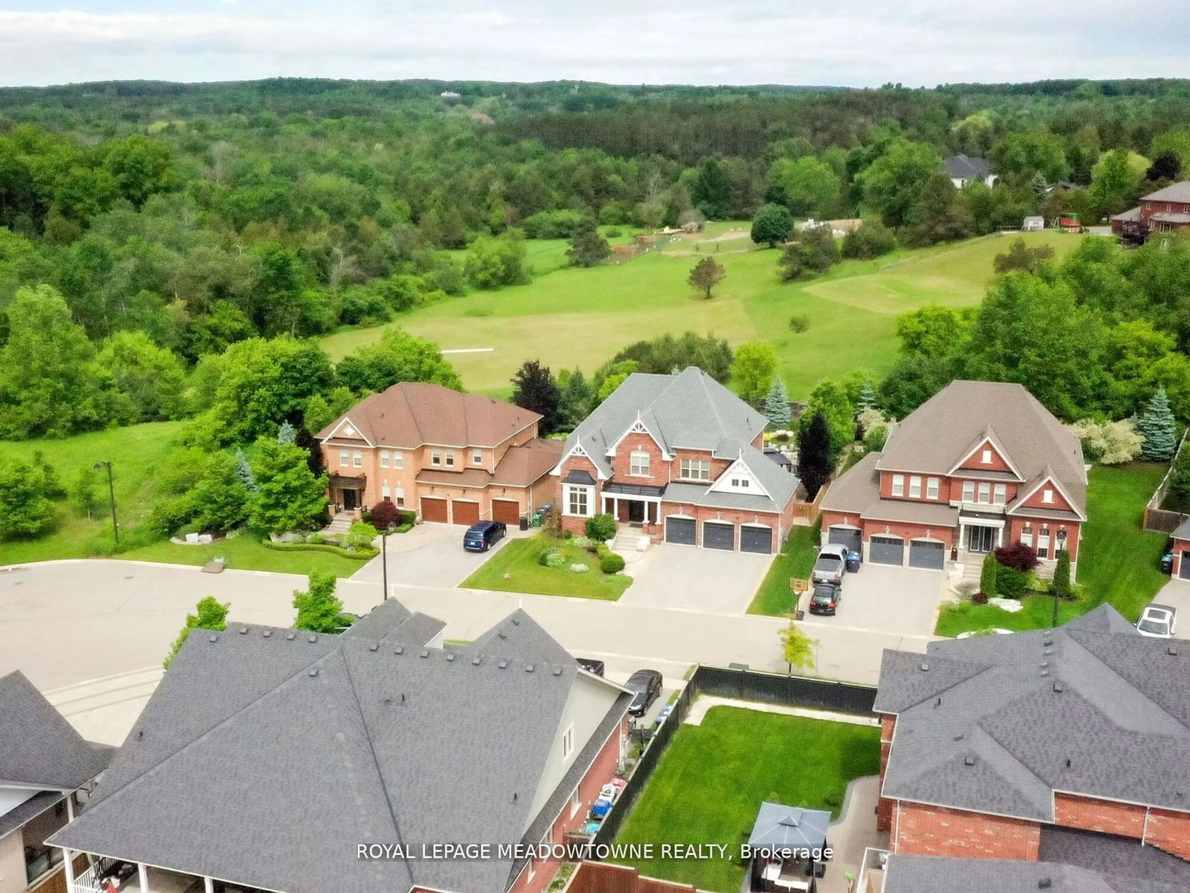 Frontside or backside of a home for 22 Oceans Pond Crt, Caledon Ontario L7C 3R8