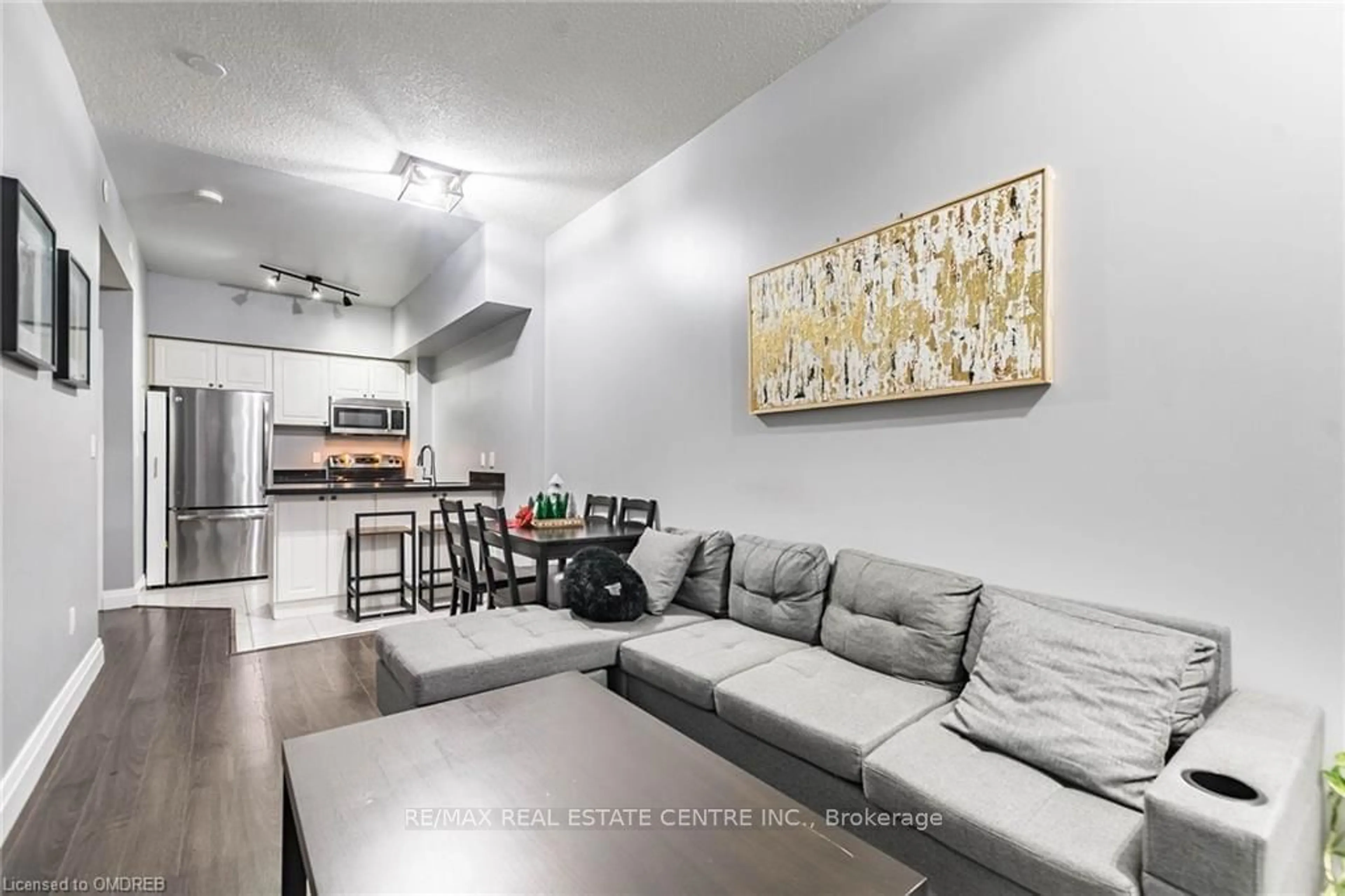 Living room for 615 Shoreline Dr #17, Mississauga Ontario L5B 4K4