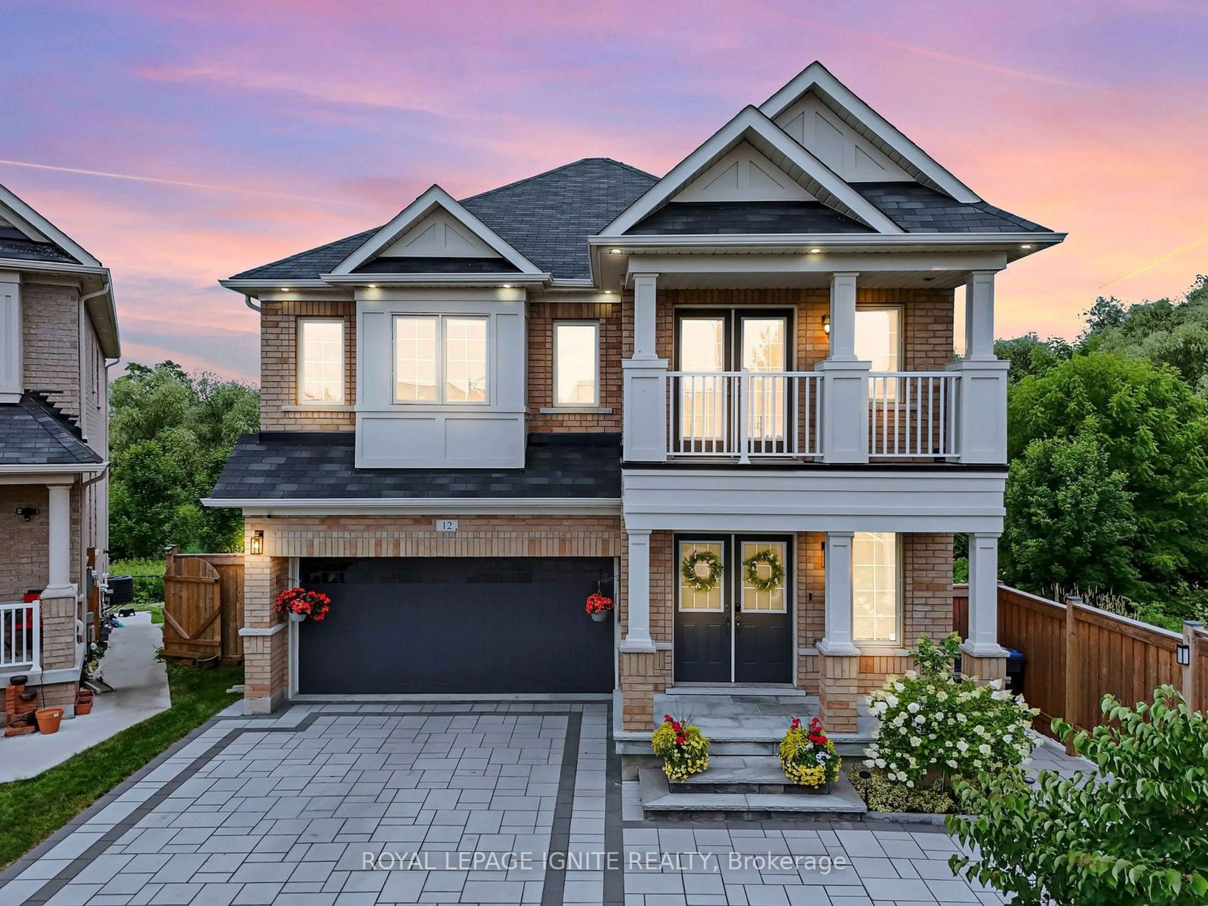 Home with brick exterior material for 12 Ashfield Pl, Brampton Ontario L6Y 5Y7