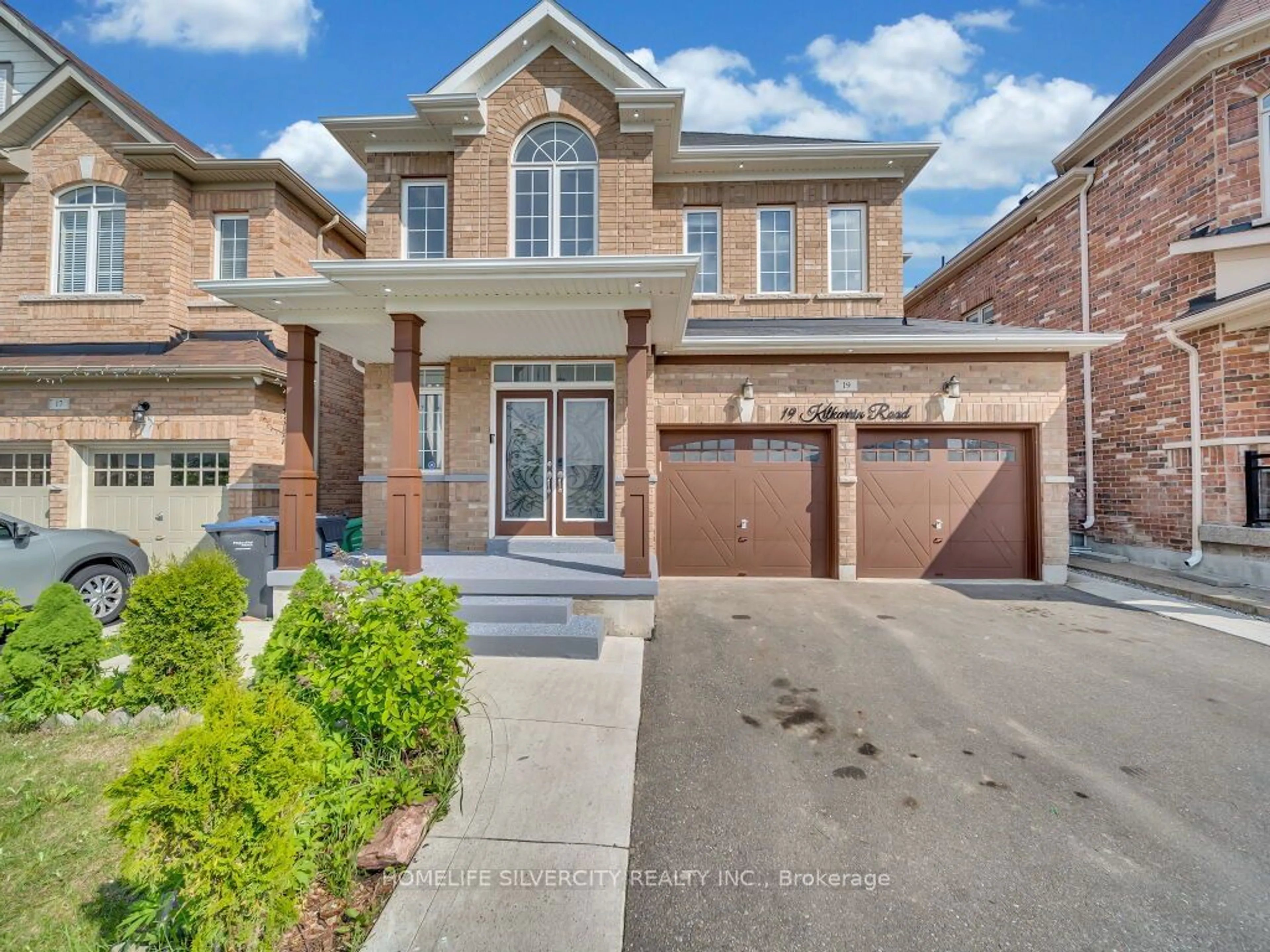 Home with brick exterior material for 19 Kilkarrin Rd, Brampton Ontario L7A 4C5