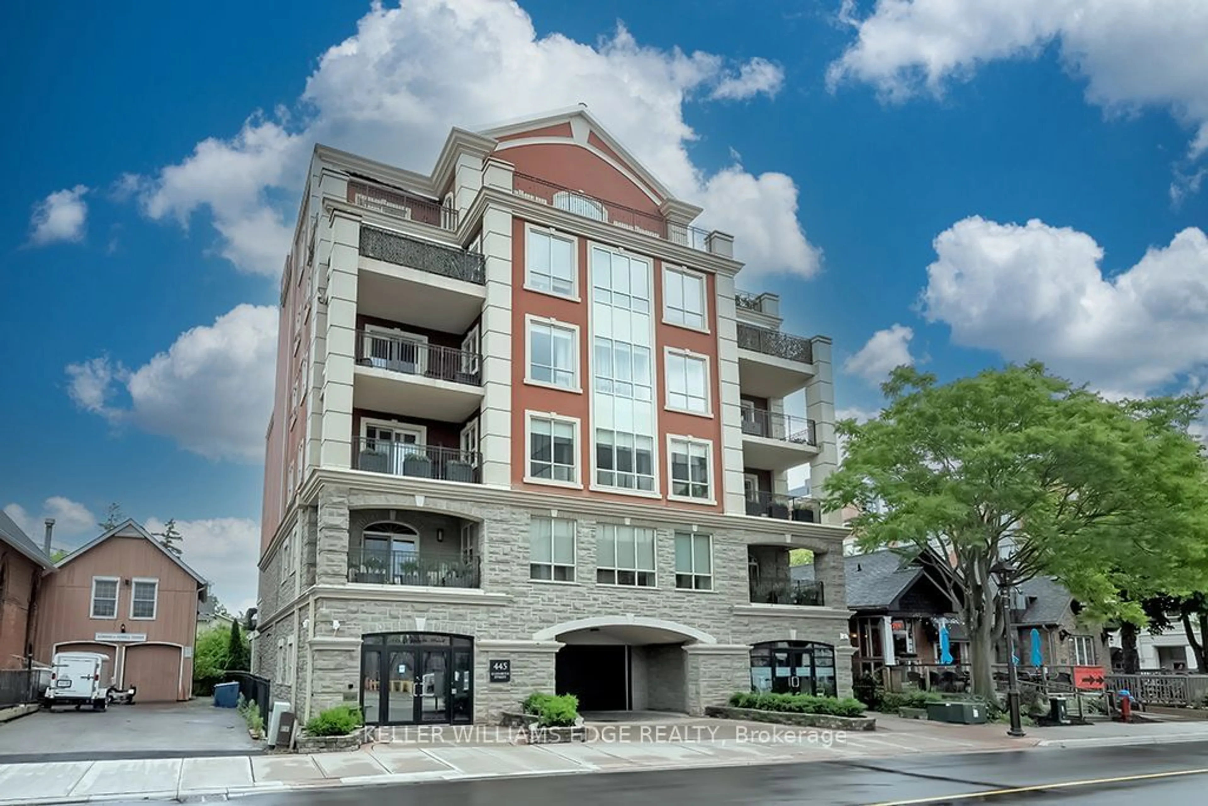 A pic from exterior of the house or condo for 445 Elizabeth St #402, Burlington Ontario L7R 2L8
