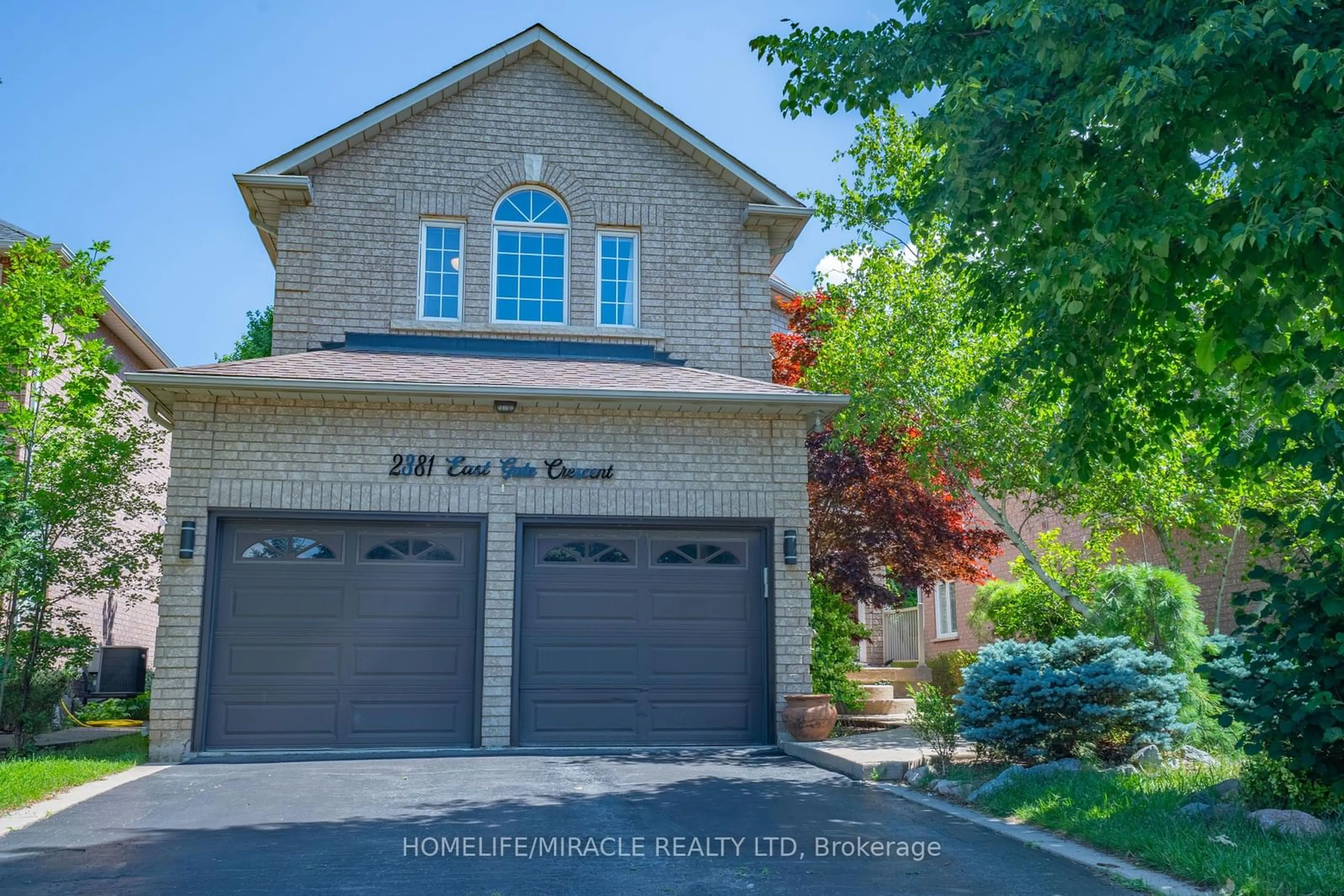 Home with brick exterior material for 2381 East Gate Cres, Oakville Ontario L6H 6L1