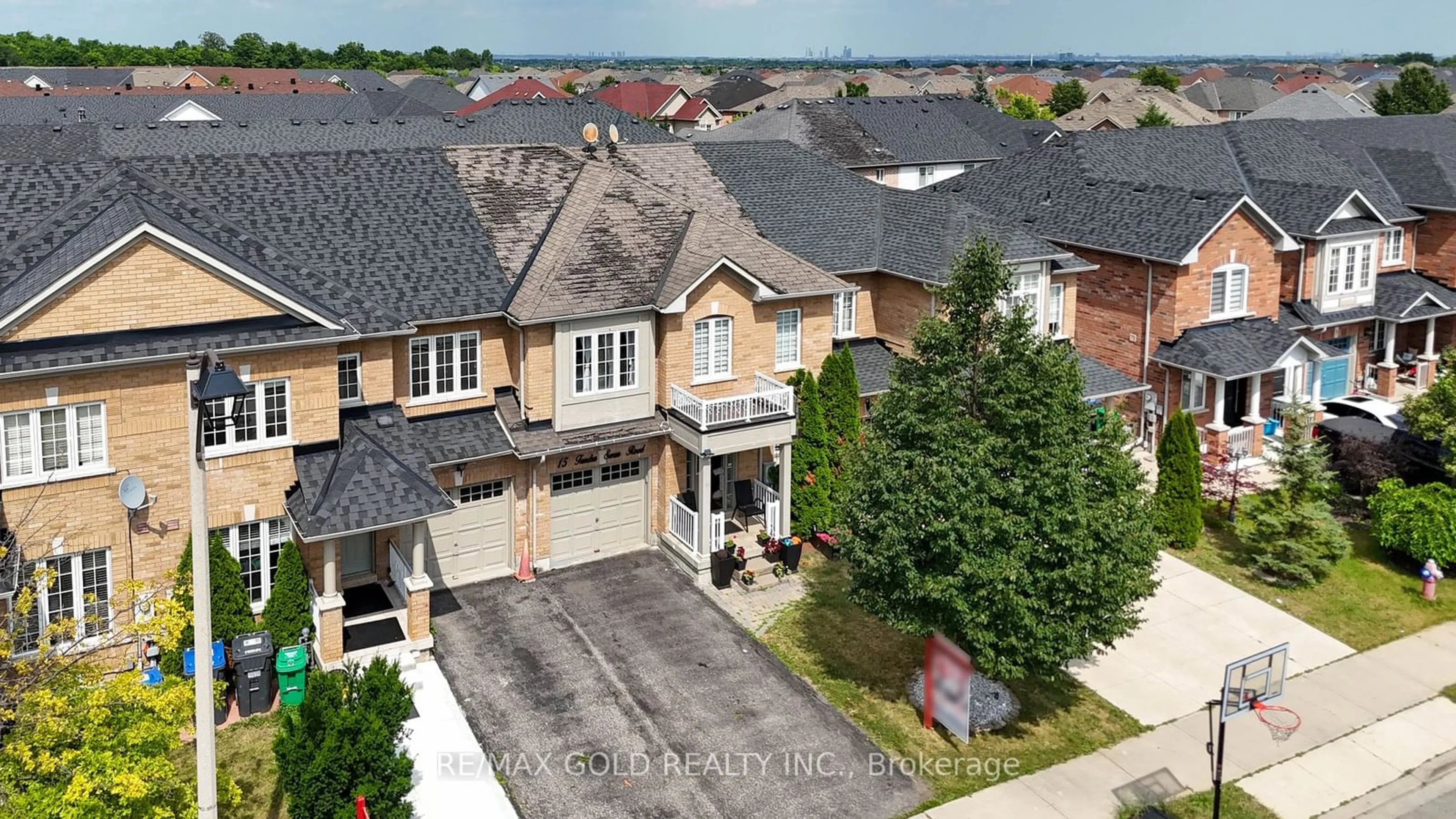 Frontside or backside of a home for 15 Tundra Swan Rd, Brampton Ontario L6R 3L4