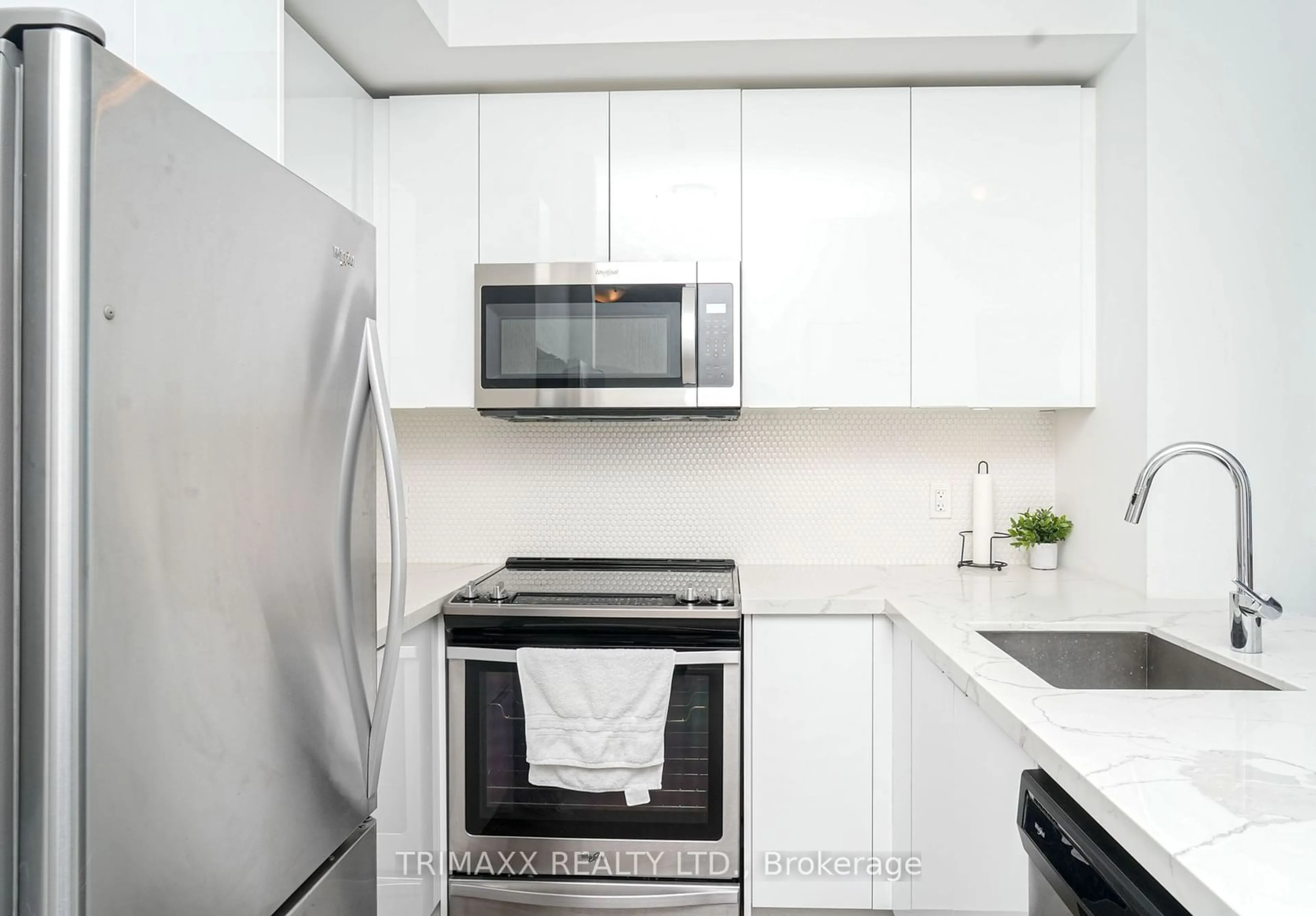 Standard kitchen for 30 Shore Breeze Dr #3716, Toronto Ontario M8V 0J1