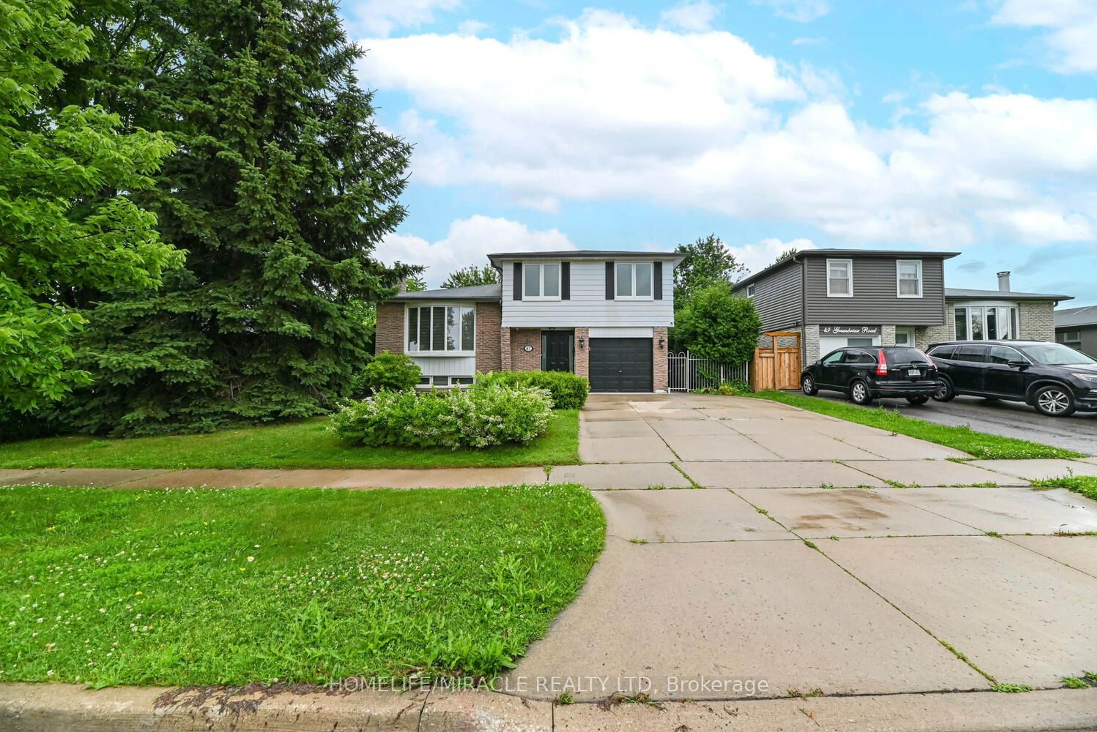 Frontside or backside of a home for 47 Greenbriar Rd, Brampton Ontario L6S 1V8